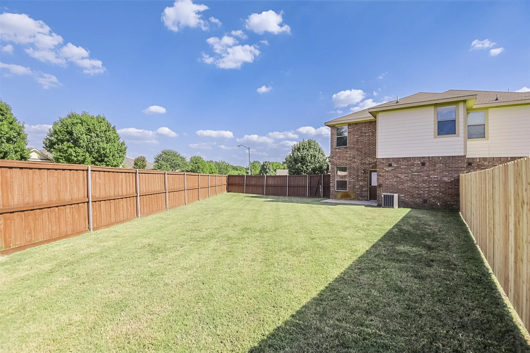 Duplex For Rent in Tarrant County , 2515 Sedona Street, Mansfield, Texas 76063, 3 Bedroom, 3 Bathroom, 2 Garage spaces, 1,298 Sqft, built in 2011, mls#21380620, Real Estate Agent in Mansfield, Homes For Rent in Tarrant county, Homes For Rent in Mansfield, Realtor in Mansfield Texas, Real Estate Brokerage Independent Realty Texas, Luminita Cordes Realtor
