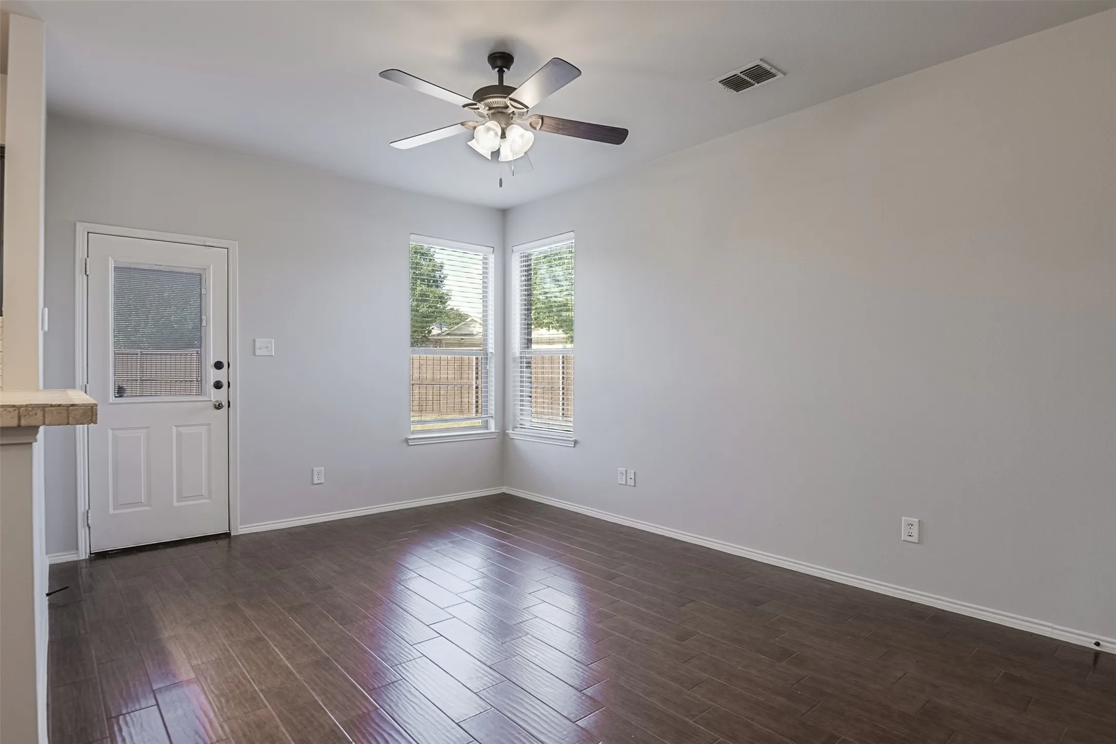 Duplex For Rent in Tarrant County , 2515 Sedona Street, Mansfield, Texas 76063, 3 Bedroom, 3 Bathroom, 2 Garage spaces, 1,298 Sqft, built in 2011, mls#21380620, Real Estate Agent in Mansfield, Homes For Rent in Tarrant county, Homes For Rent in Mansfield, Realtor in Mansfield Texas, Real Estate Brokerage Independent Realty Texas, Luminita Cordes Realtor