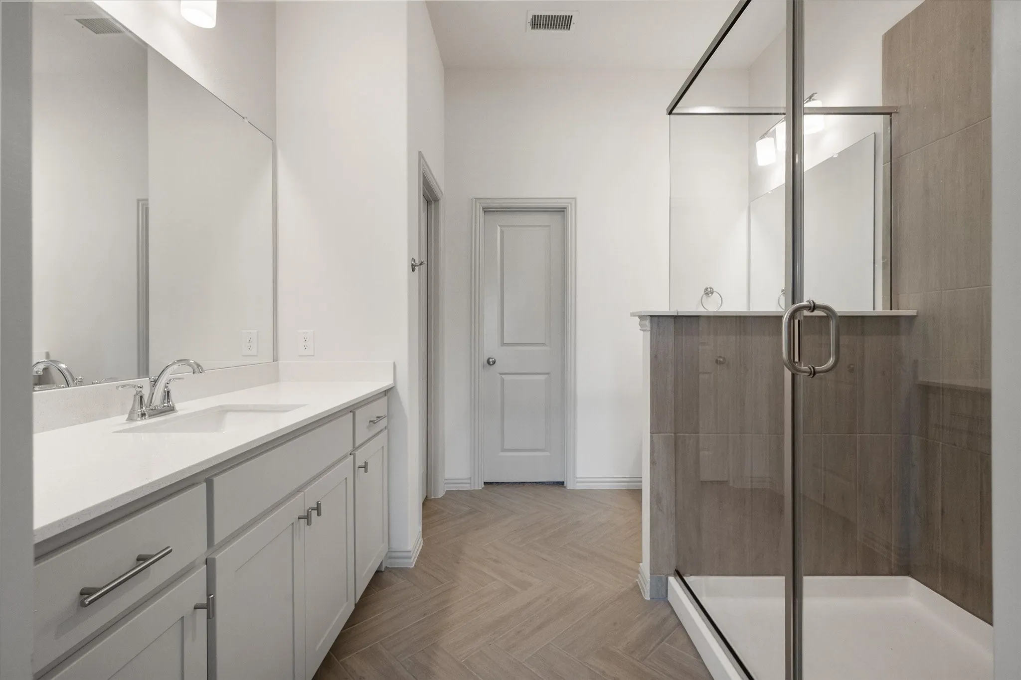 Townhouse For Sale in Dallas County , 7119 Buchanan Drive, Grand Prairie, Texas 75054, 3 Bedroom, 3 Bathroom, 2 Garage spaces, 1,889 Sqft, built in 2023, mls#21380224, Real Estate Agent in Grand Prairie, Homes For Sale in Dallas county, Homes For Sale in Grand Prairie, Realtor in Grand Prairie Texas, Real Estate Brokerage Independent Realty Texas, Luminita Cordes Realtor