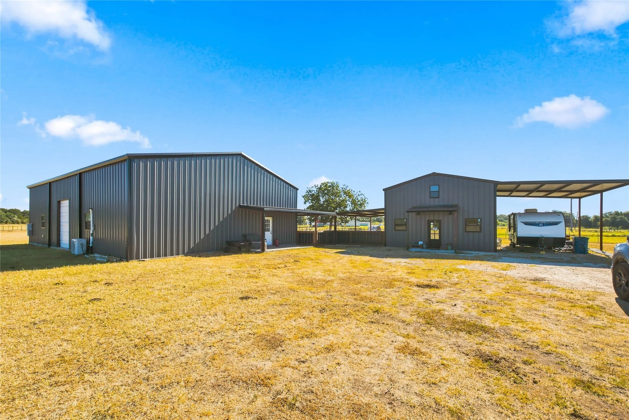 Single Family Residence For Sale in Hill County , 102 Hcr 2116, Whitney, Texas 76692, 3 Bedroom, 2 Bathroom, 1 Garage spaces, 3,780 Sqft, built in 2023, mls#21380621, Real Estate Agent in Whitney, Homes For Sale in Hill county, Homes For Sale in Whitney, Realtor in Whitney Texas, Real Estate Brokerage Independent Realty Texas, Luminita Cordes Realtor