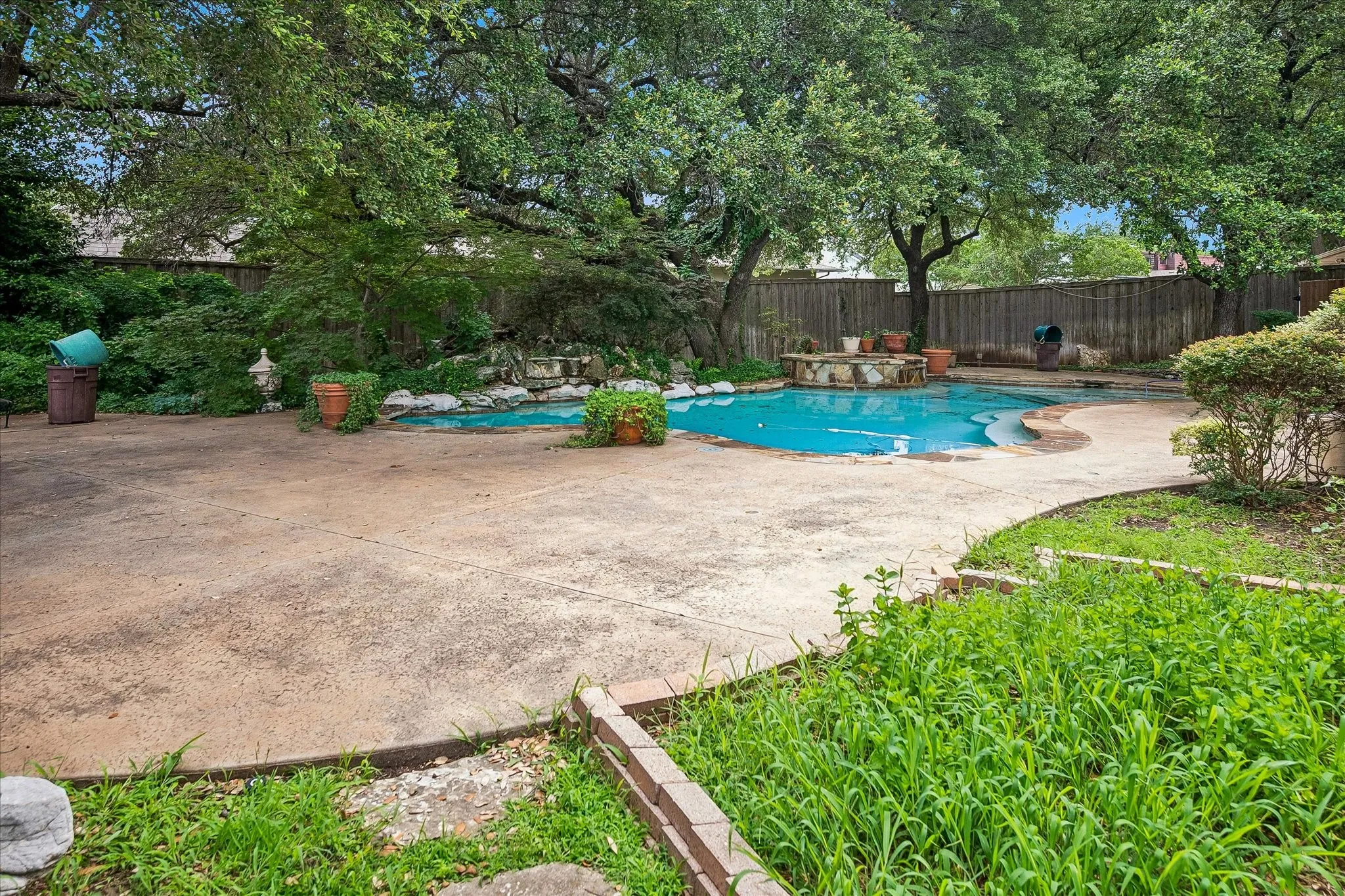 Additional patio adjacent to the pool