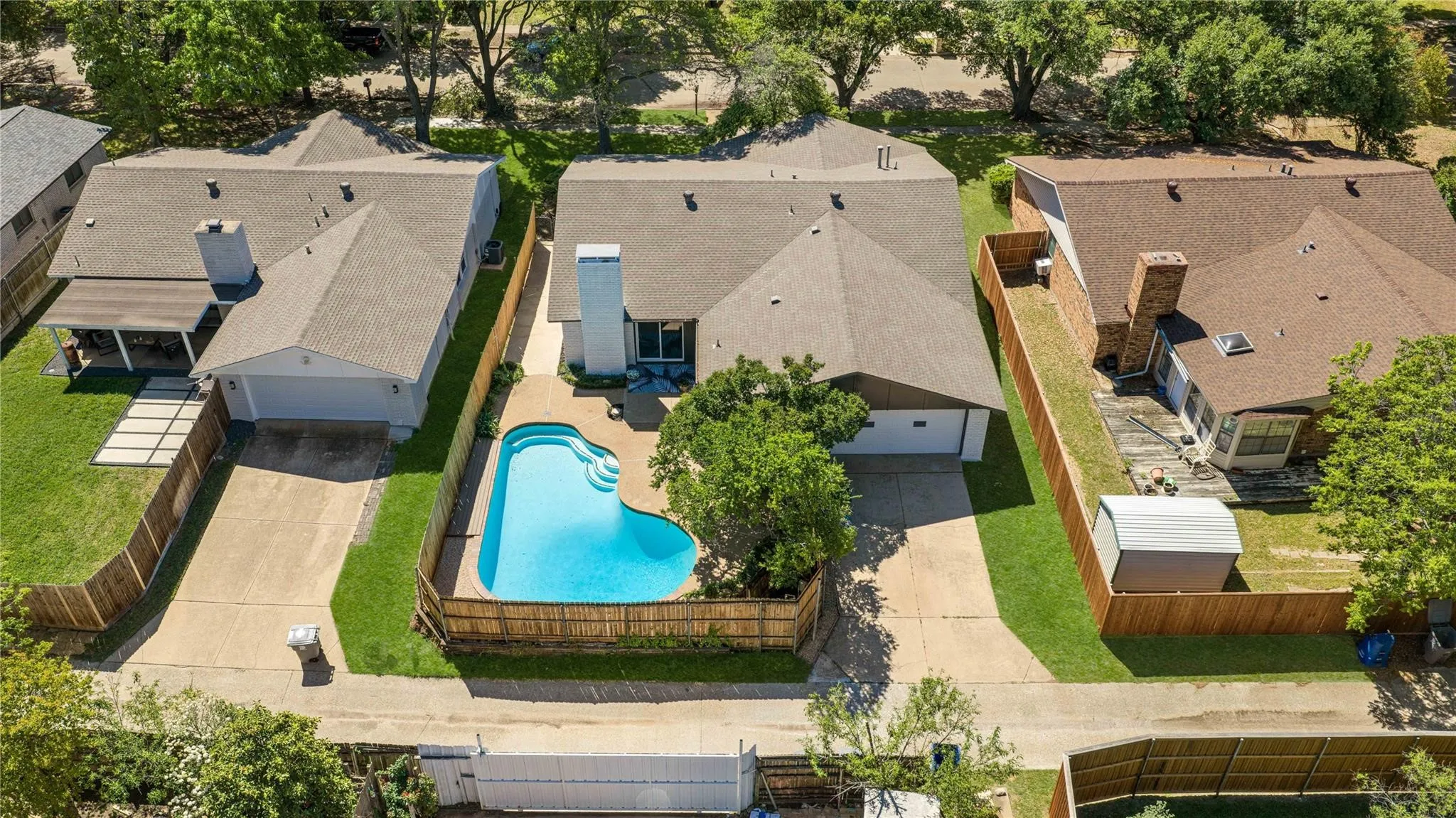 Single Family Residence For Sale in Dallas County , 8617 Baumgarten Drive, Dallas, Texas 75228, 4 Bedroom, 3 Bathroom, 1 Garage spaces, 2,224 Sqft, built in 1975, mls#21379991, Real Estate Agent in Dallas, Homes For Sale in Dallas county, Homes For Sale in Dallas, Realtor in Dallas Texas, Real Estate Brokerage Independent Realty Texas, Luminita Cordes Realtor