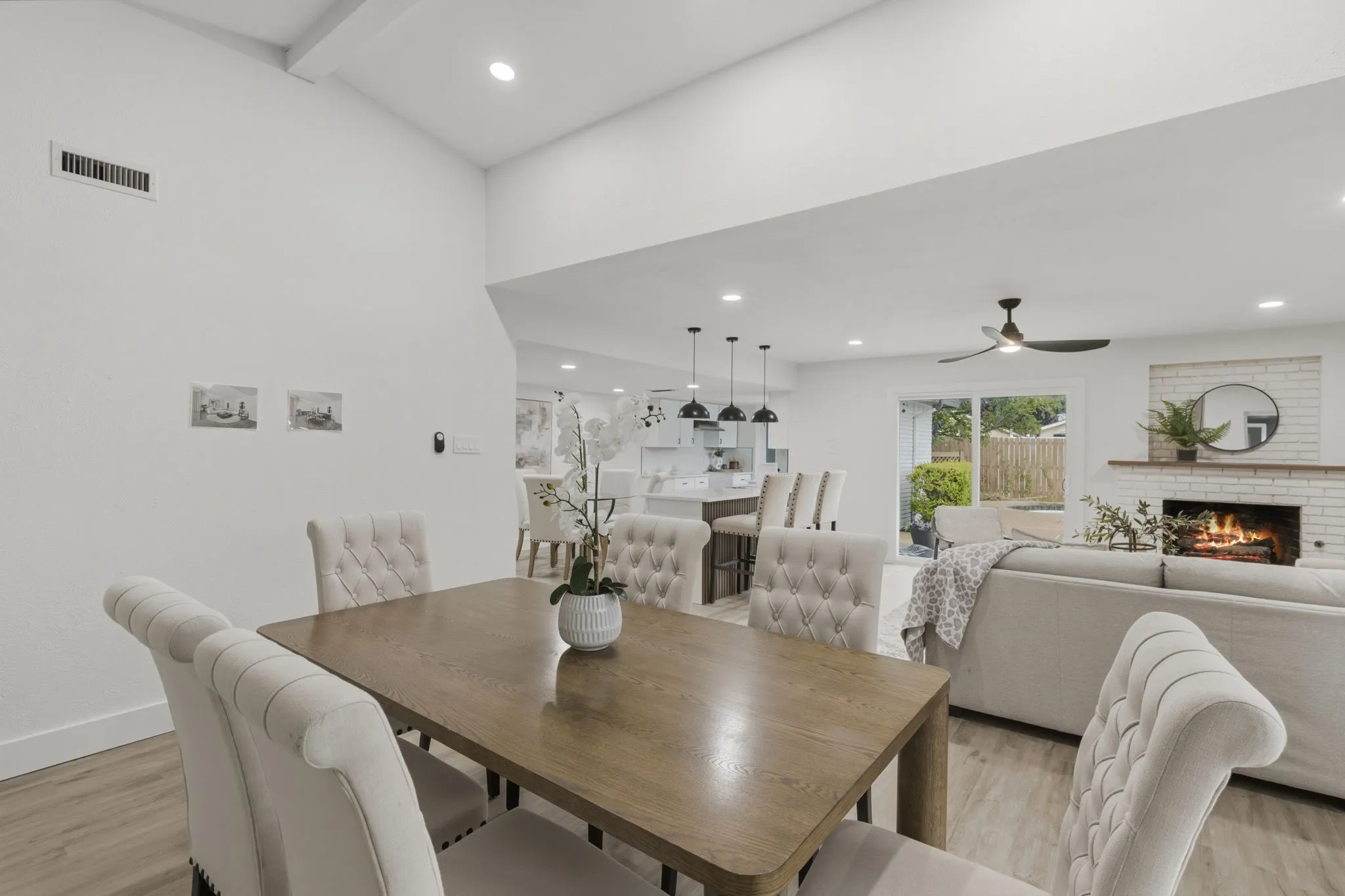 Single Family Residence For Sale in Dallas County , 8617 Baumgarten Drive, Dallas, Texas 75228, 4 Bedroom, 3 Bathroom, 1 Garage spaces, 2,224 Sqft, built in 1975, mls#21379991, Real Estate Agent in Dallas, Homes For Sale in Dallas county, Homes For Sale in Dallas, Realtor in Dallas Texas, Real Estate Brokerage Independent Realty Texas, Luminita Cordes Realtor