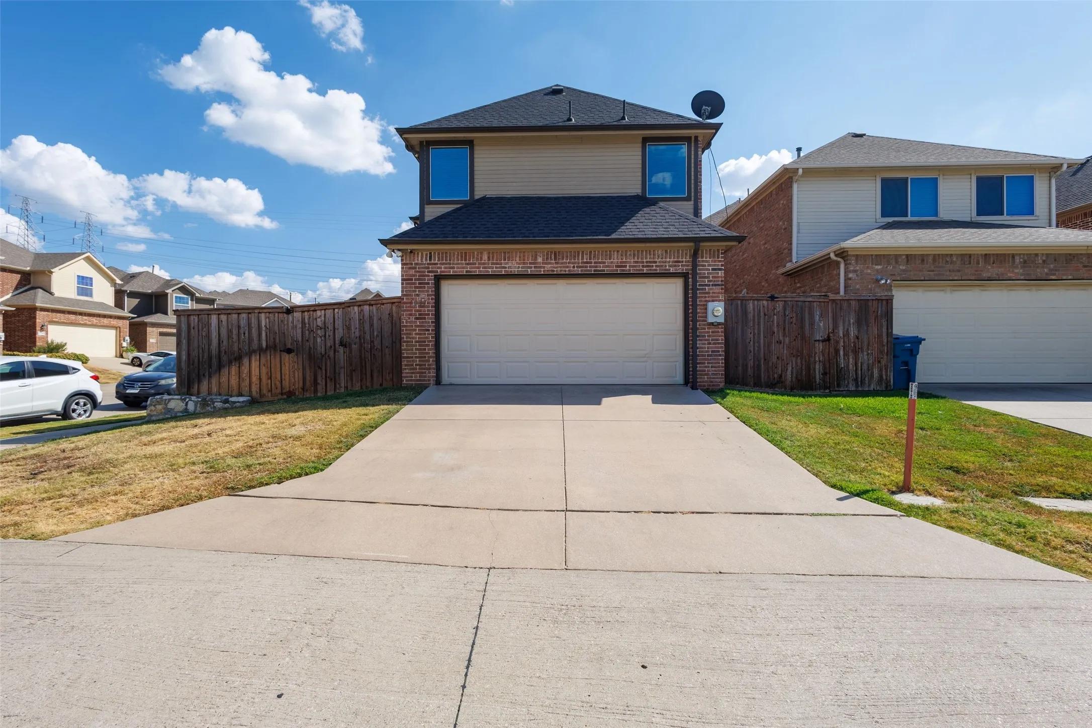 Single Family Residence For Rent in Dallas County , 1037 Kyan Lane, Carrollton, Texas 75006, 3 Bedroom, 3 Bathroom, 2 Garage spaces, 2,092 Sqft, built in 2008, mls#21374367, Real Estate Agent in Carrollton, Homes For Rent in Dallas county, Homes For Rent in Carrollton, Realtor in Carrollton Texas, Real Estate Brokerage Independent Realty Texas, Luminita Cordes Realtor
