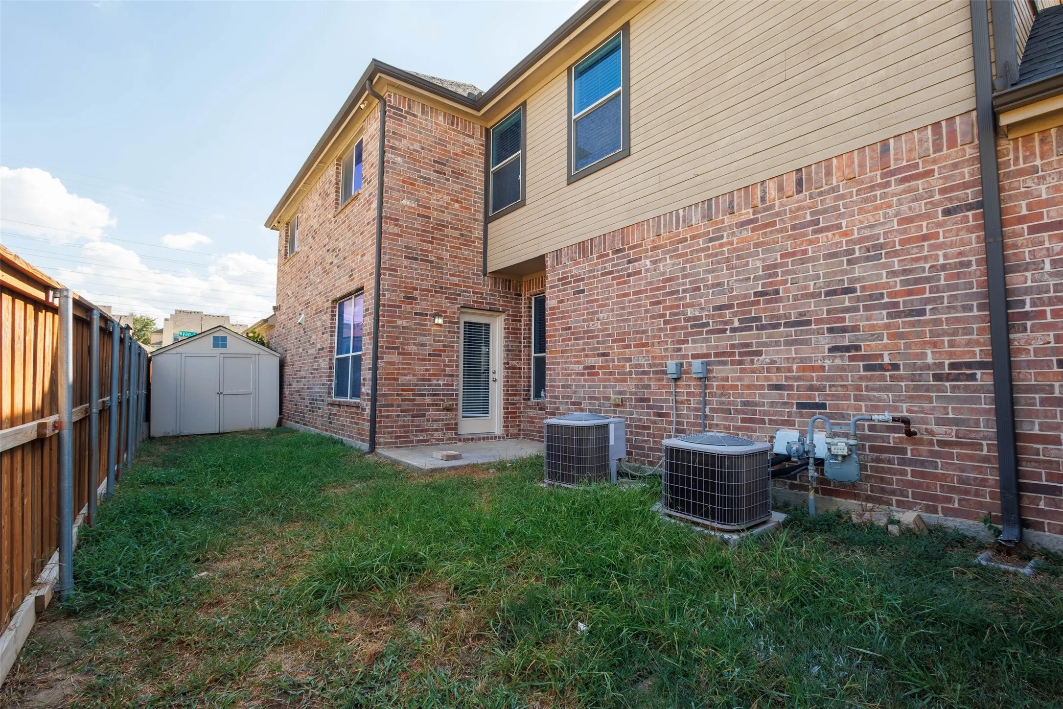 Single Family Residence For Rent in Dallas County , 1037 Kyan Lane, Carrollton, Texas 75006, 3 Bedroom, 3 Bathroom, 2 Garage spaces, 2,092 Sqft, built in 2008, mls#21374367, Real Estate Agent in Carrollton, Homes For Rent in Dallas county, Homes For Rent in Carrollton, Realtor in Carrollton Texas, Real Estate Brokerage Independent Realty Texas, Luminita Cordes Realtor