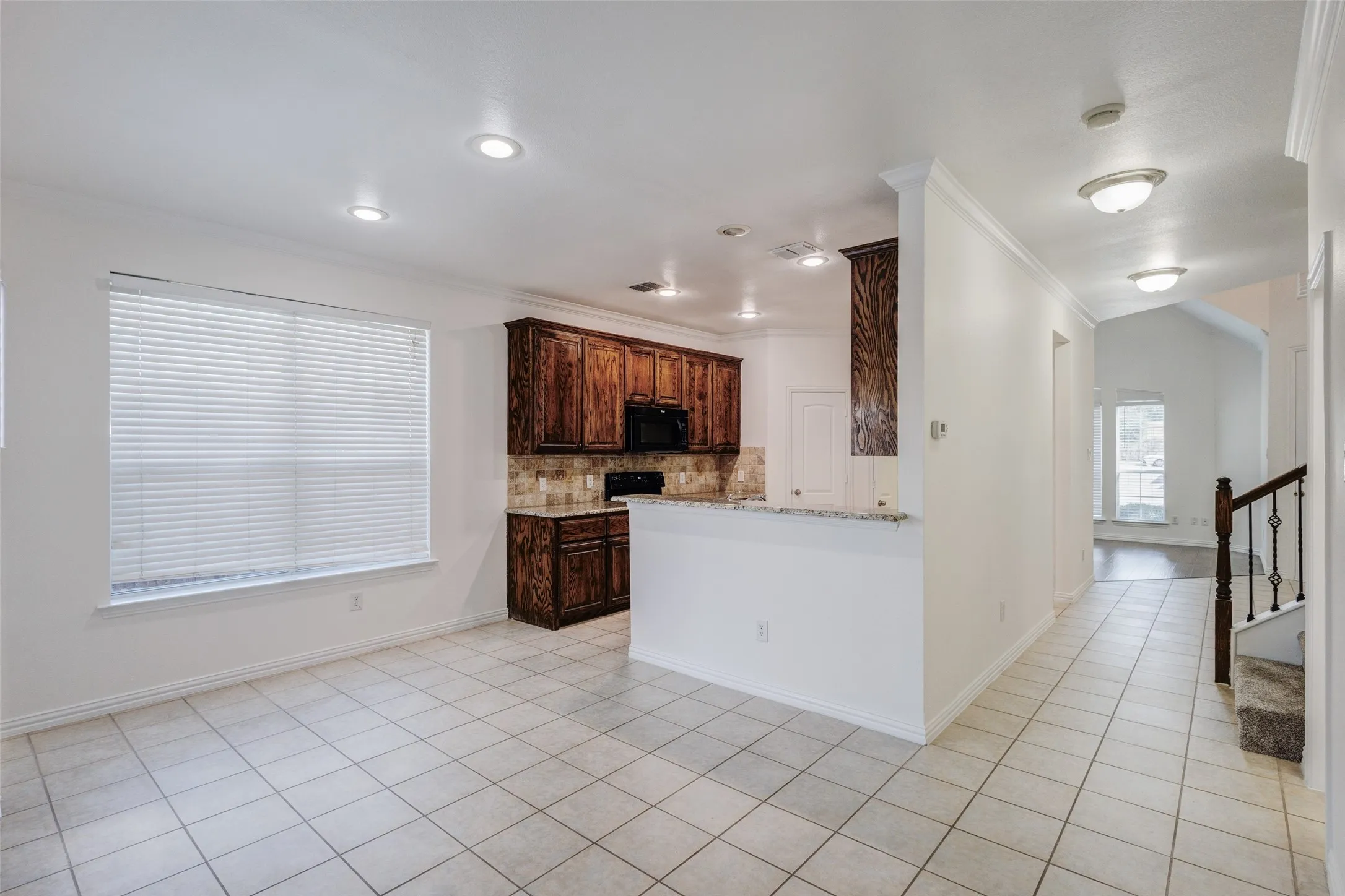 Single Family Residence For Rent in Dallas County , 1037 Kyan Lane, Carrollton, Texas 75006, 3 Bedroom, 3 Bathroom, 2 Garage spaces, 2,092 Sqft, built in 2008, mls#21374367, Real Estate Agent in Carrollton, Homes For Rent in Dallas county, Homes For Rent in Carrollton, Realtor in Carrollton Texas, Real Estate Brokerage Independent Realty Texas, Luminita Cordes Realtor