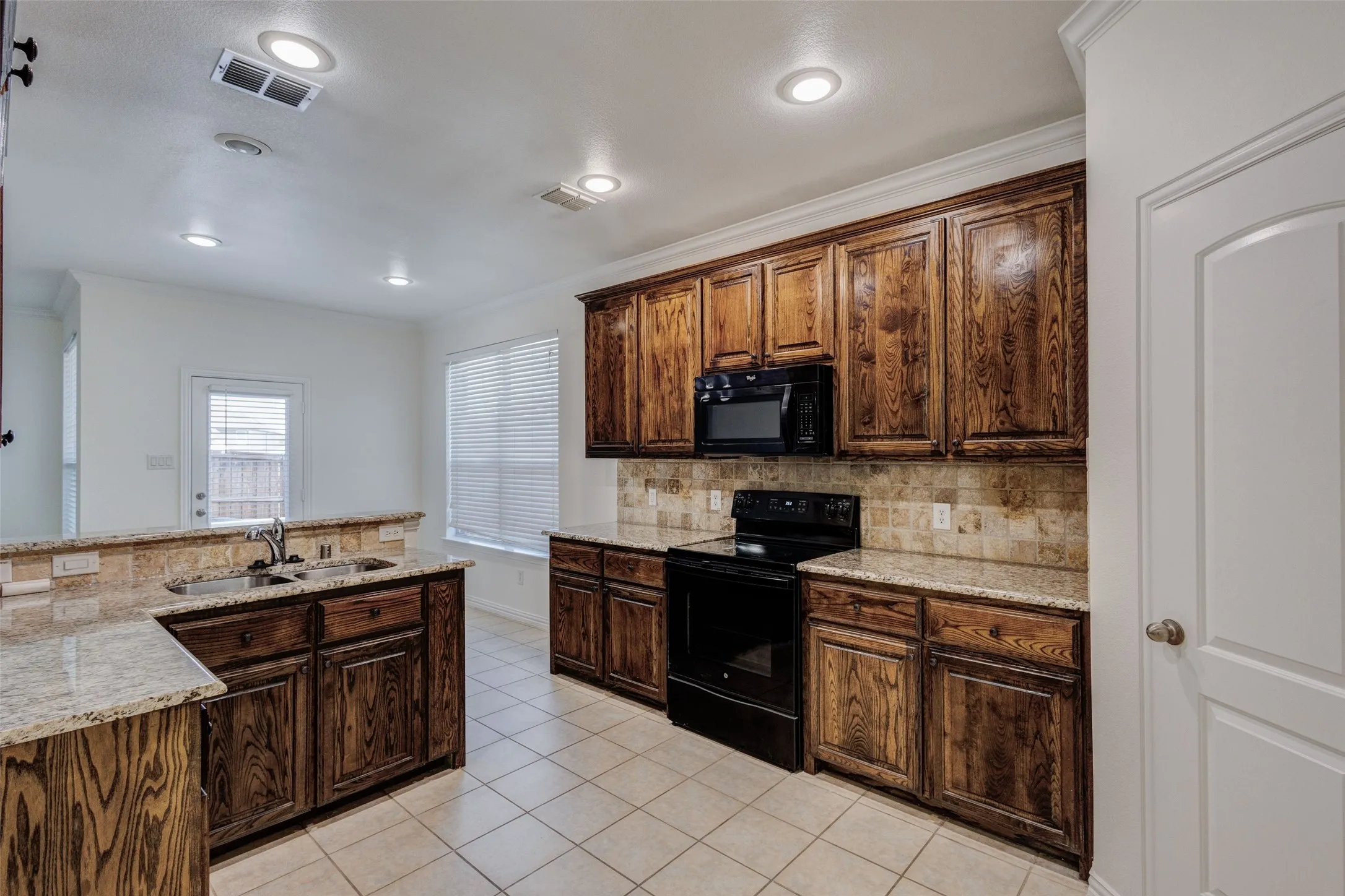 Single Family Residence For Rent in Dallas County , 1037 Kyan Lane, Carrollton, Texas 75006, 3 Bedroom, 3 Bathroom, 2 Garage spaces, 2,092 Sqft, built in 2008, mls#21374367, Real Estate Agent in Carrollton, Homes For Rent in Dallas county, Homes For Rent in Carrollton, Realtor in Carrollton Texas, Real Estate Brokerage Independent Realty Texas, Luminita Cordes Realtor