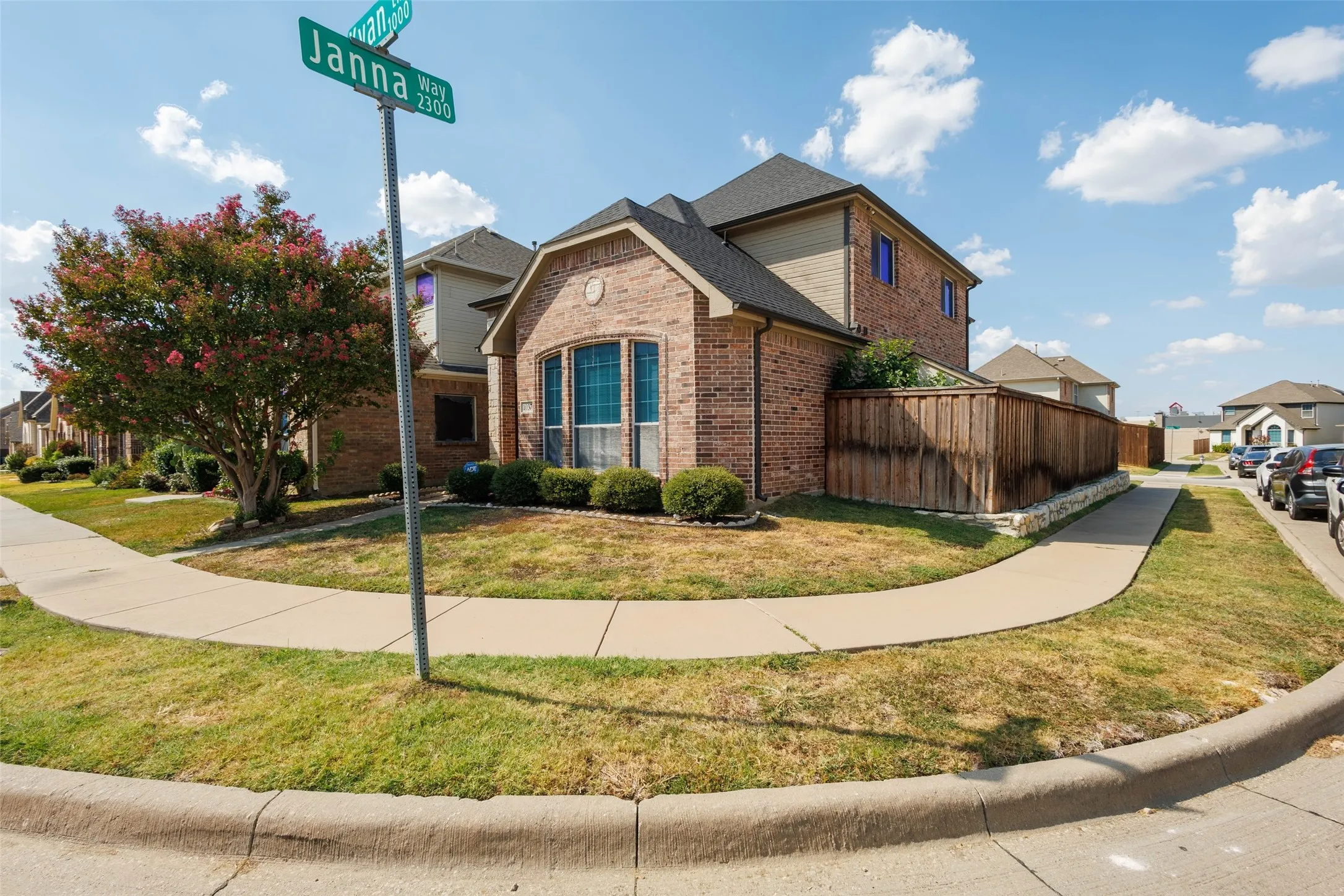 Single Family Residence For Rent in Dallas County , 1037 Kyan Lane, Carrollton, Texas 75006, 3 Bedroom, 3 Bathroom, 2 Garage spaces, 2,092 Sqft, built in 2008, mls#21374367, Real Estate Agent in Carrollton, Homes For Rent in Dallas county, Homes For Rent in Carrollton, Realtor in Carrollton Texas, Real Estate Brokerage Independent Realty Texas, Luminita Cordes Realtor