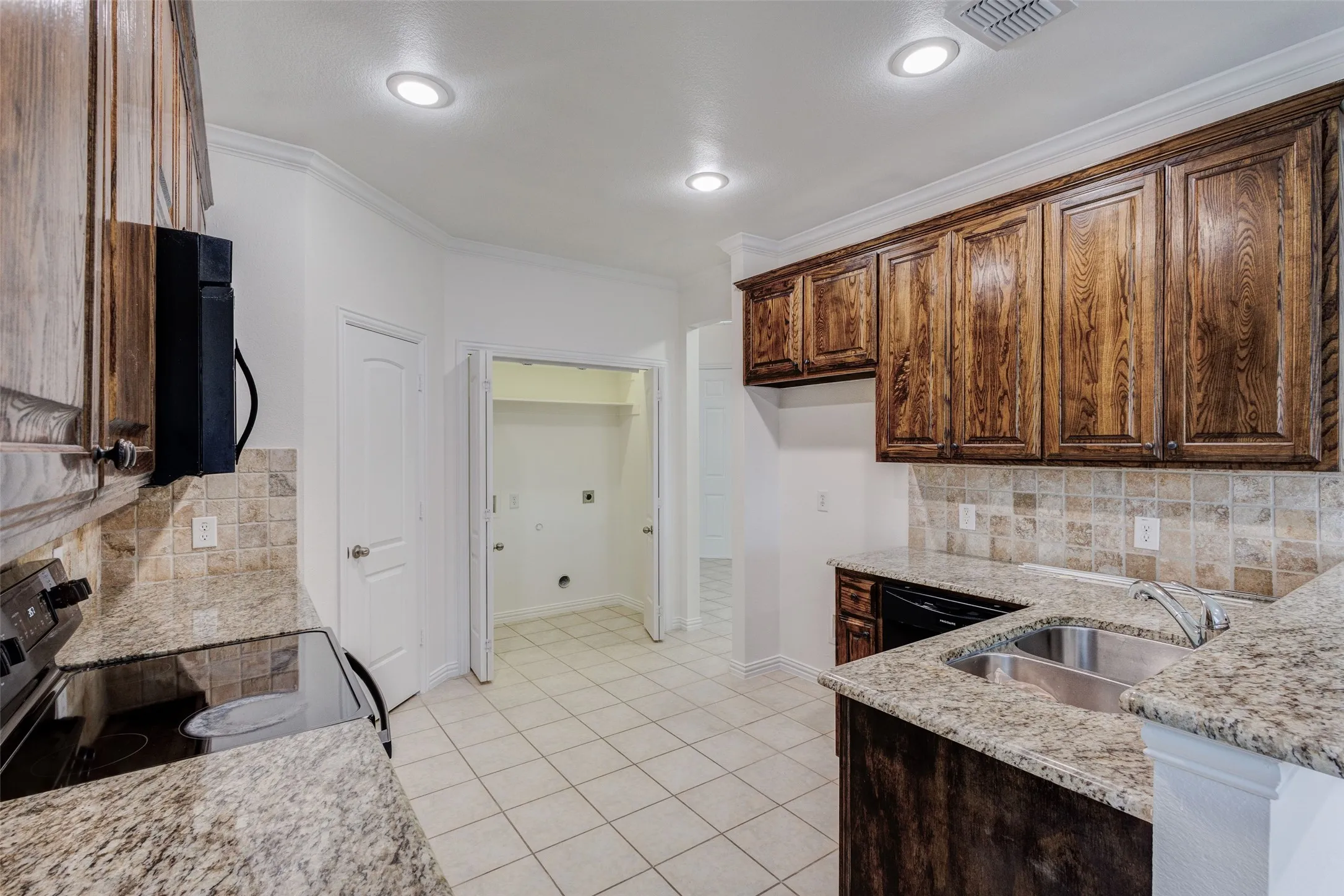 Single Family Residence For Rent in Dallas County , 1037 Kyan Lane, Carrollton, Texas 75006, 3 Bedroom, 3 Bathroom, 2 Garage spaces, 2,092 Sqft, built in 2008, mls#21374367, Real Estate Agent in Carrollton, Homes For Rent in Dallas county, Homes For Rent in Carrollton, Realtor in Carrollton Texas, Real Estate Brokerage Independent Realty Texas, Luminita Cordes Realtor