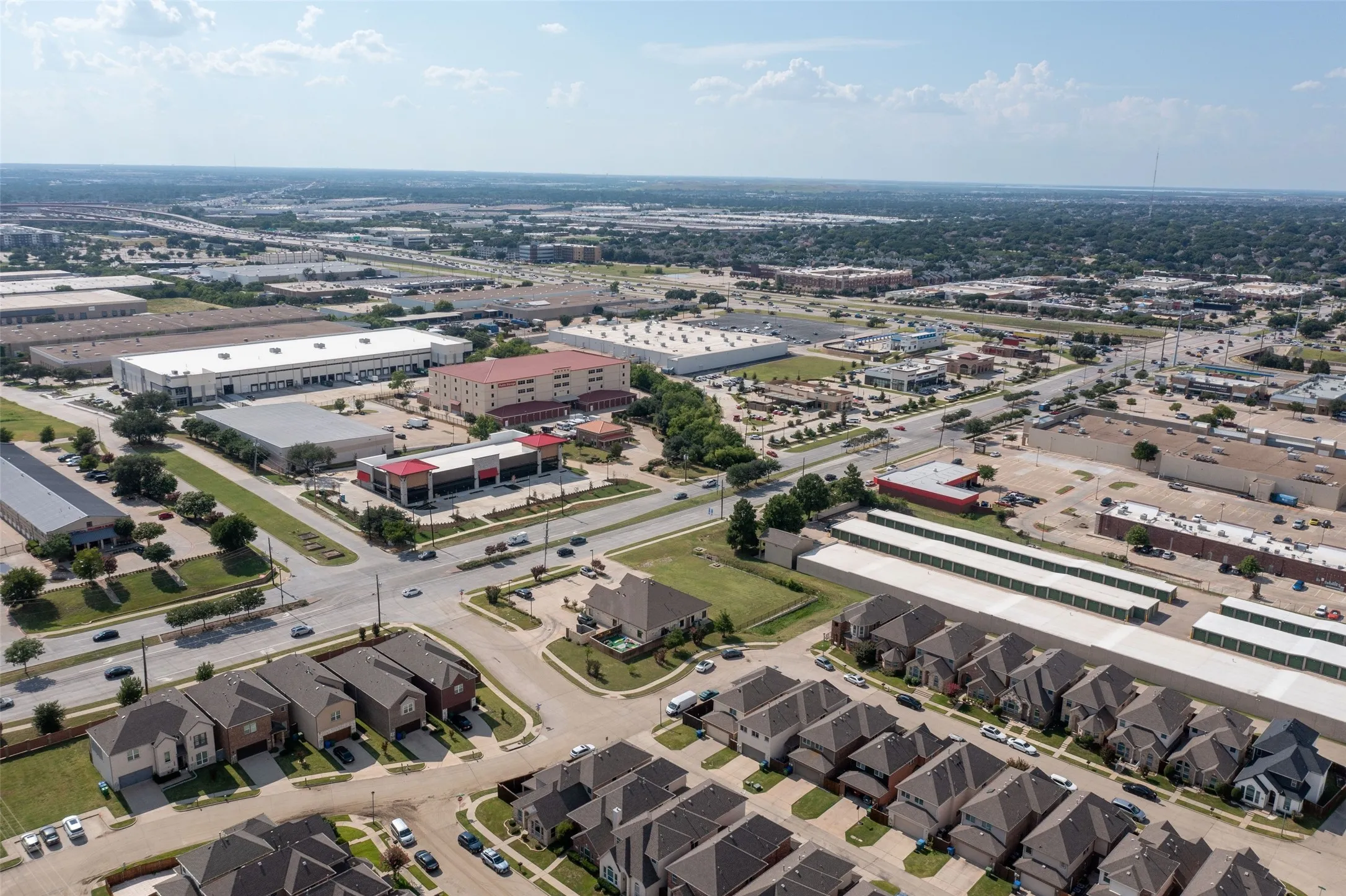 Single Family Residence For Rent in Dallas County , 1037 Kyan Lane, Carrollton, Texas 75006, 3 Bedroom, 3 Bathroom, 2 Garage spaces, 2,092 Sqft, built in 2008, mls#21374367, Real Estate Agent in Carrollton, Homes For Rent in Dallas county, Homes For Rent in Carrollton, Realtor in Carrollton Texas, Real Estate Brokerage Independent Realty Texas, Luminita Cordes Realtor
