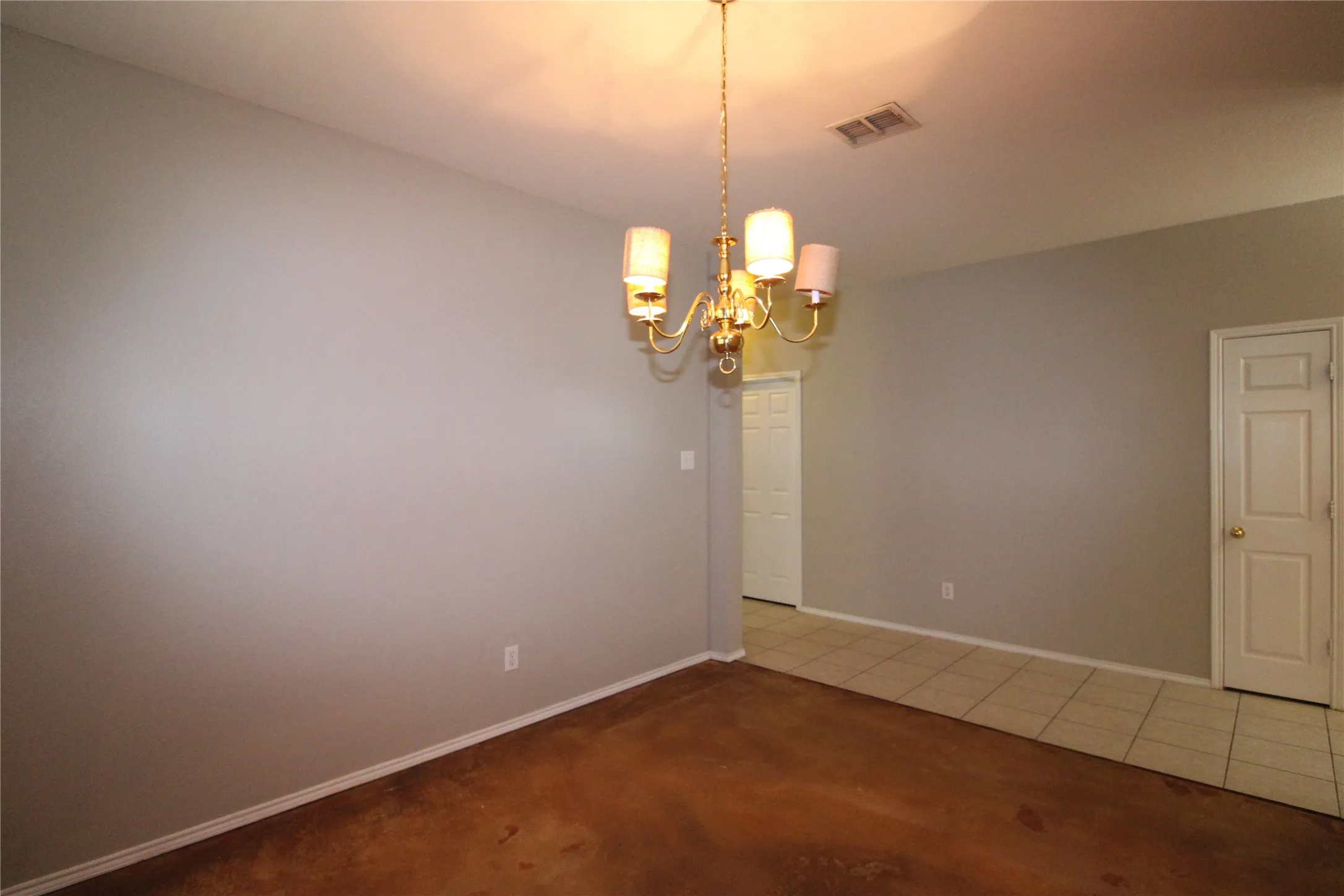 Single Family Residence For Rent in Dallas County , 4126 Carrington Drive, Garland, Texas 75043, 3 Bedroom, 2 Bathroom, 2 Garage spaces, 2,186 Sqft, built in 2002, mls#21380634, Real Estate Agent in Garland, Homes For Rent in Dallas county, Homes For Rent in Garland, Realtor in Garland Texas, Real Estate Brokerage Independent Realty Texas, Luminita Cordes Realtor