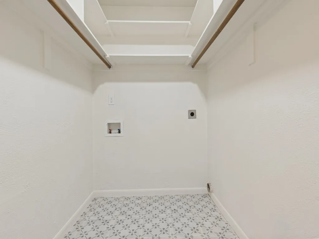 Condominium For Rent in Dallas County , 8083 Meadow Road 125, Dallas, Texas 75231, 2 Bedroom, 2 Bathroom, Garage spaces, 1,053 Sqft, built in 1969, mls#21379363, Real Estate Agent in Dallas, Homes For Rent in Dallas county, Homes For Rent in Dallas, Realtor in Dallas Texas, Real Estate Brokerage Independent Realty Texas, Luminita Cordes Realtor