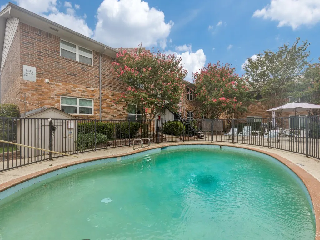 Condominium For Rent in Dallas County , 8083 Meadow Road 125, Dallas, Texas 75231, 2 Bedroom, 2 Bathroom, Garage spaces, 1,053 Sqft, built in 1969, mls#21379363, Real Estate Agent in Dallas, Homes For Rent in Dallas county, Homes For Rent in Dallas, Realtor in Dallas Texas, Real Estate Brokerage Independent Realty Texas, Luminita Cordes Realtor