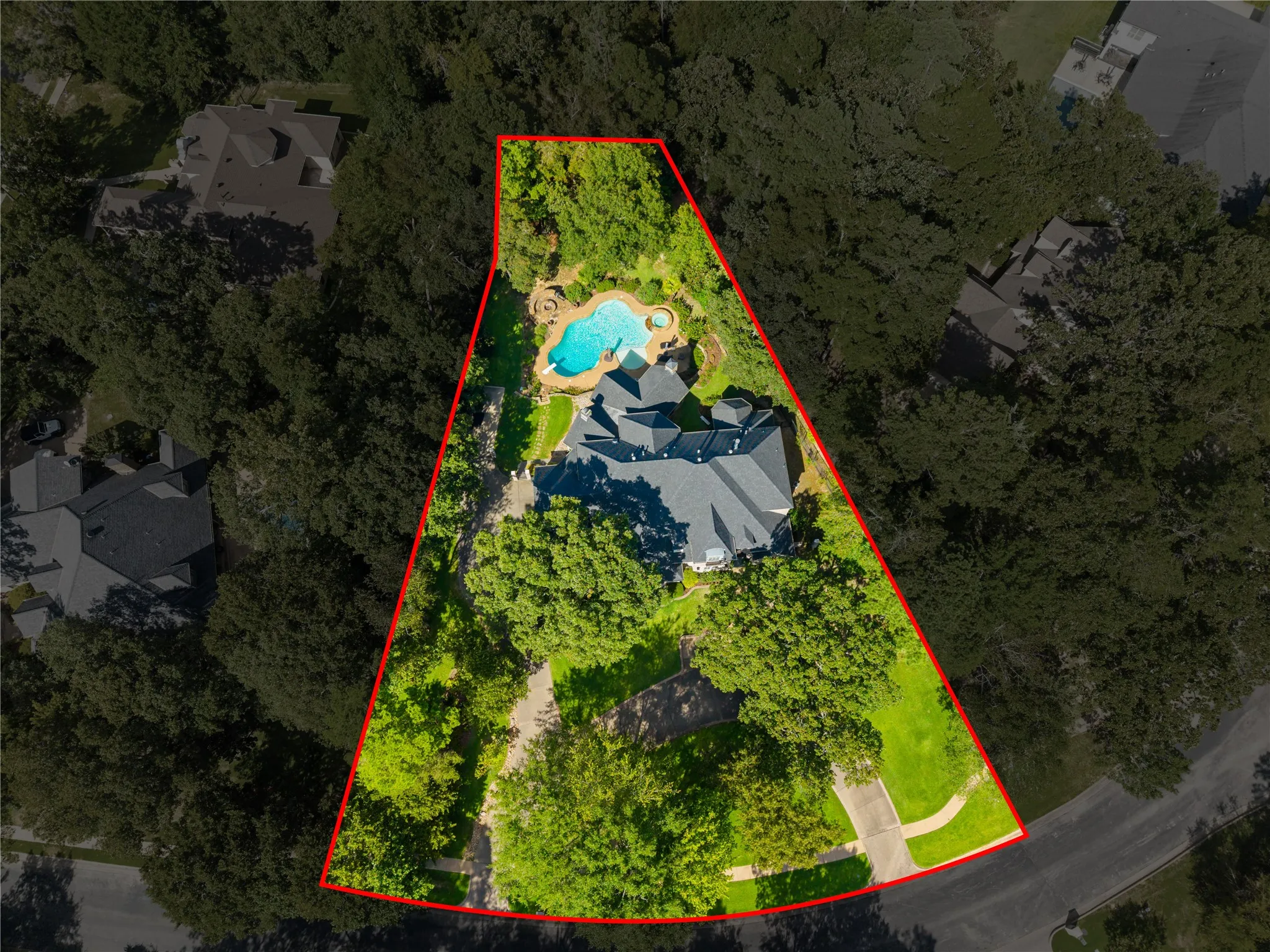 Single Family Residence For Sale in Smith County , 1950 Stonehill Drive, Tyler, Texas 75703, 5 Bedroom, 6 Bathroom, 3 Garage spaces, 5,437 Sqft, built in 2002, mls#21380582, Real Estate Agent in Tyler, Homes For Sale in Smith county, Homes For Sale in Tyler, Realtor in Tyler Texas, Real Estate Brokerage Independent Realty Texas, Luminita Cordes Realtor