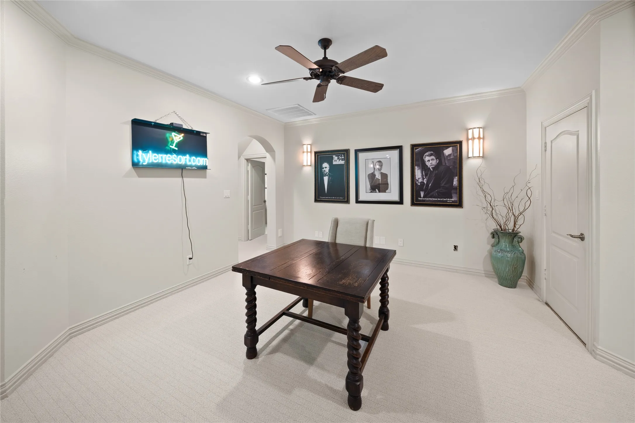 Single Family Residence For Sale in Smith County , 1950 Stonehill Drive, Tyler, Texas 75703, 5 Bedroom, 6 Bathroom, 3 Garage spaces, 5,437 Sqft, built in 2002, mls#21380582, Real Estate Agent in Tyler, Homes For Sale in Smith county, Homes For Sale in Tyler, Realtor in Tyler Texas, Real Estate Brokerage Independent Realty Texas, Luminita Cordes Realtor