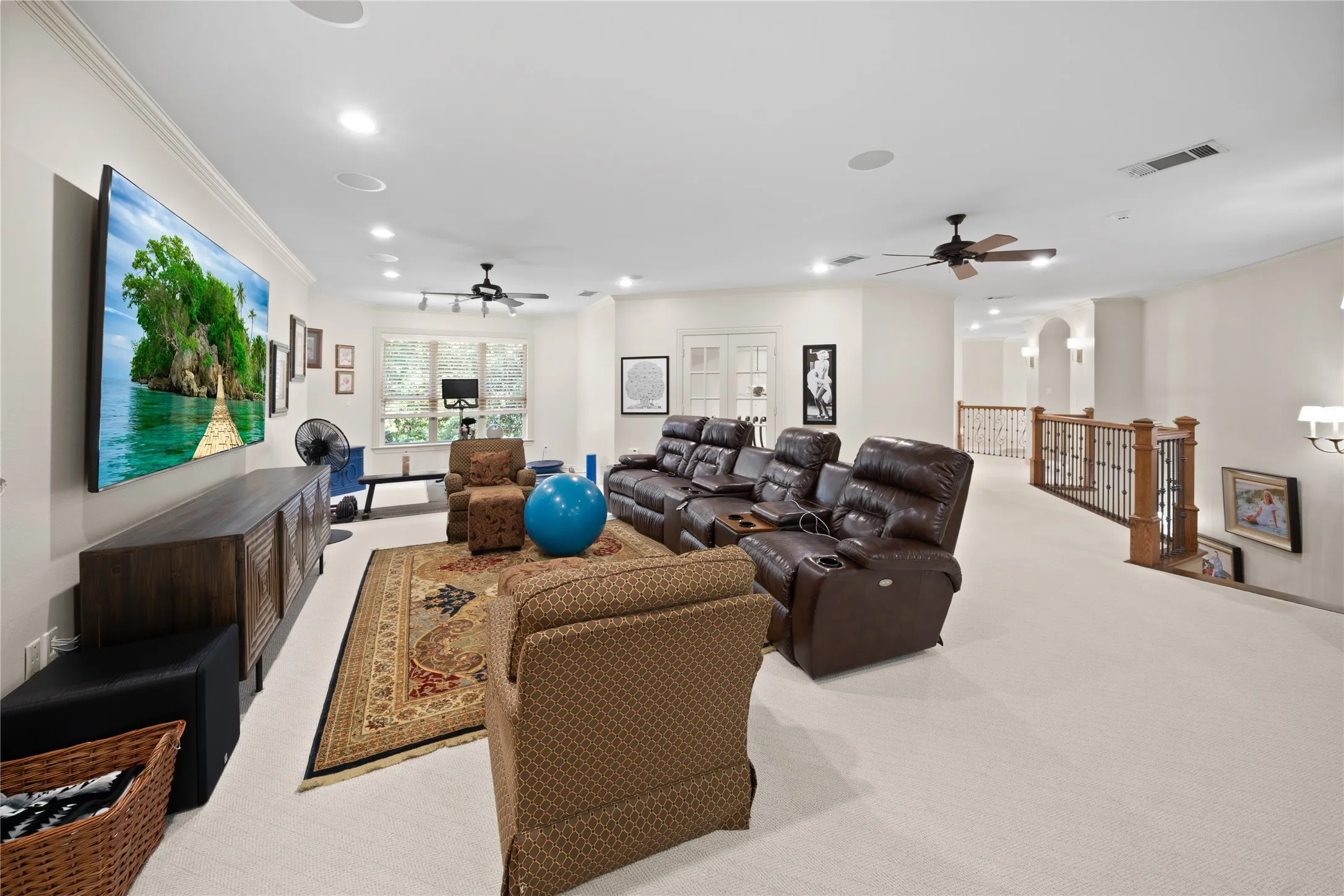 Single Family Residence For Sale in Smith County , 1950 Stonehill Drive, Tyler, Texas 75703, 5 Bedroom, 6 Bathroom, 3 Garage spaces, 5,437 Sqft, built in 2002, mls#21380582, Real Estate Agent in Tyler, Homes For Sale in Smith county, Homes For Sale in Tyler, Realtor in Tyler Texas, Real Estate Brokerage Independent Realty Texas, Luminita Cordes Realtor