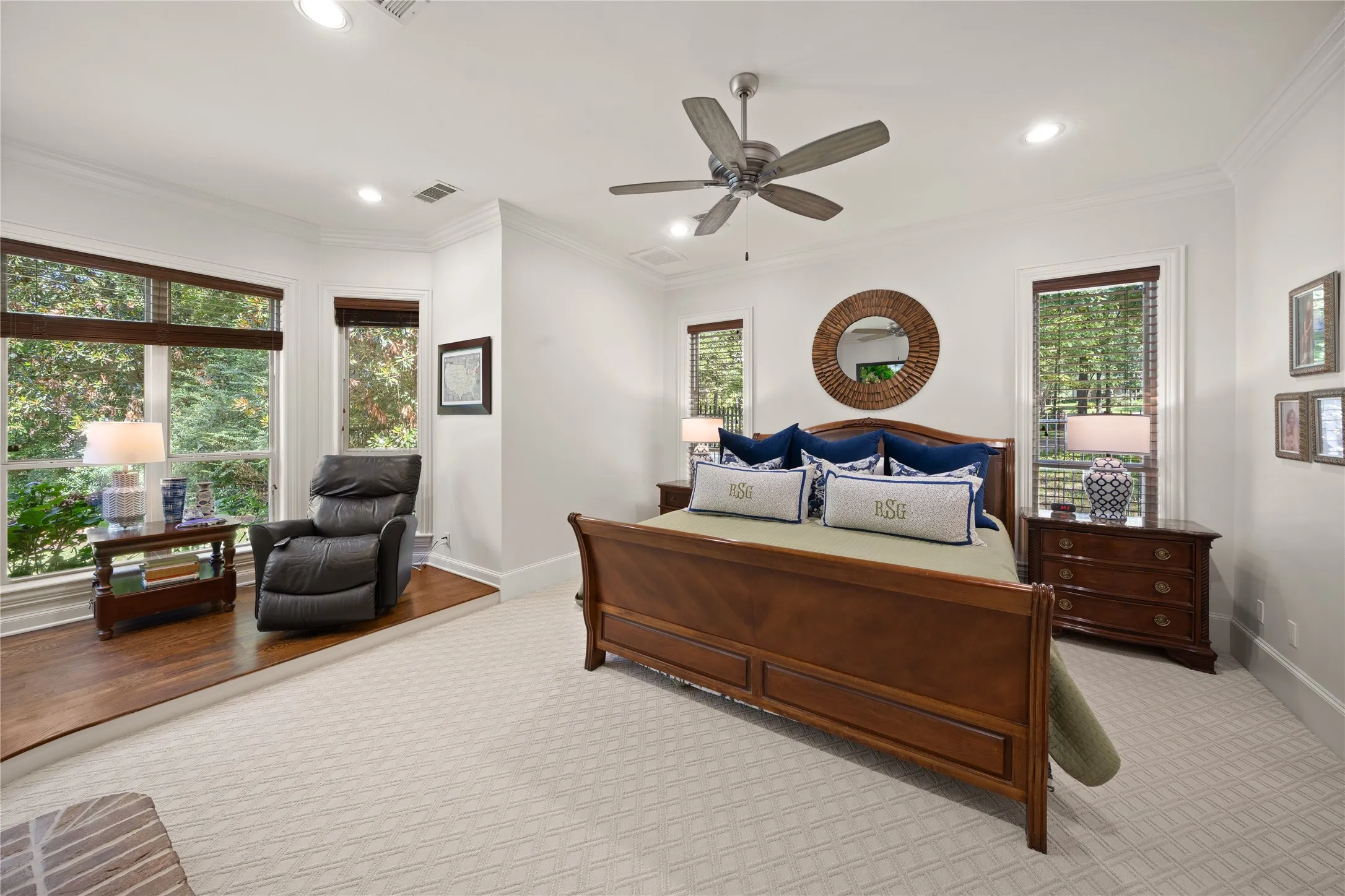 Single Family Residence For Sale in Smith County , 1950 Stonehill Drive, Tyler, Texas 75703, 5 Bedroom, 6 Bathroom, 3 Garage spaces, 5,437 Sqft, built in 2002, mls#21380582, Real Estate Agent in Tyler, Homes For Sale in Smith county, Homes For Sale in Tyler, Realtor in Tyler Texas, Real Estate Brokerage Independent Realty Texas, Luminita Cordes Realtor