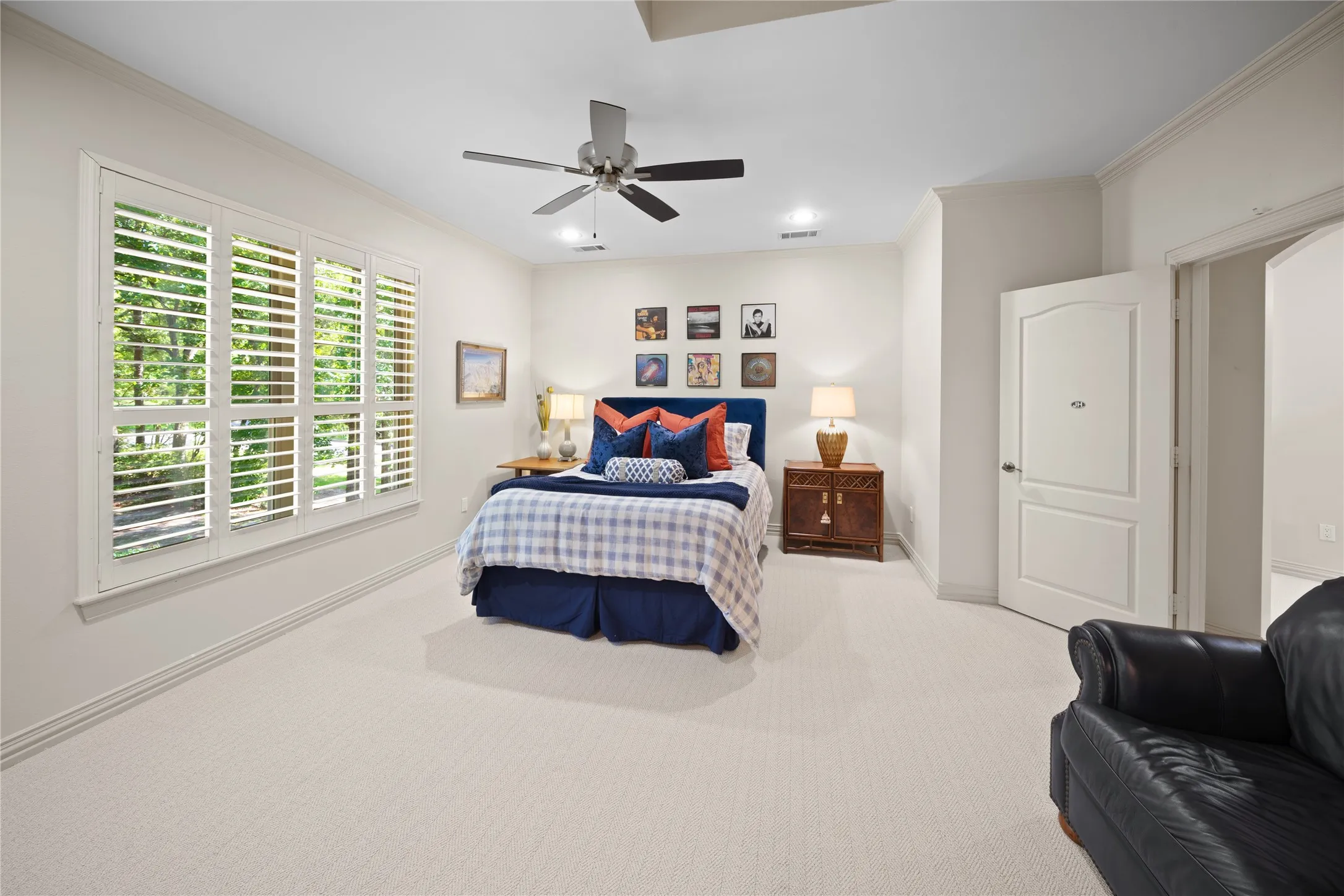 Single Family Residence For Sale in Smith County , 1950 Stonehill Drive, Tyler, Texas 75703, 5 Bedroom, 6 Bathroom, 3 Garage spaces, 5,437 Sqft, built in 2002, mls#21380582, Real Estate Agent in Tyler, Homes For Sale in Smith county, Homes For Sale in Tyler, Realtor in Tyler Texas, Real Estate Brokerage Independent Realty Texas, Luminita Cordes Realtor
