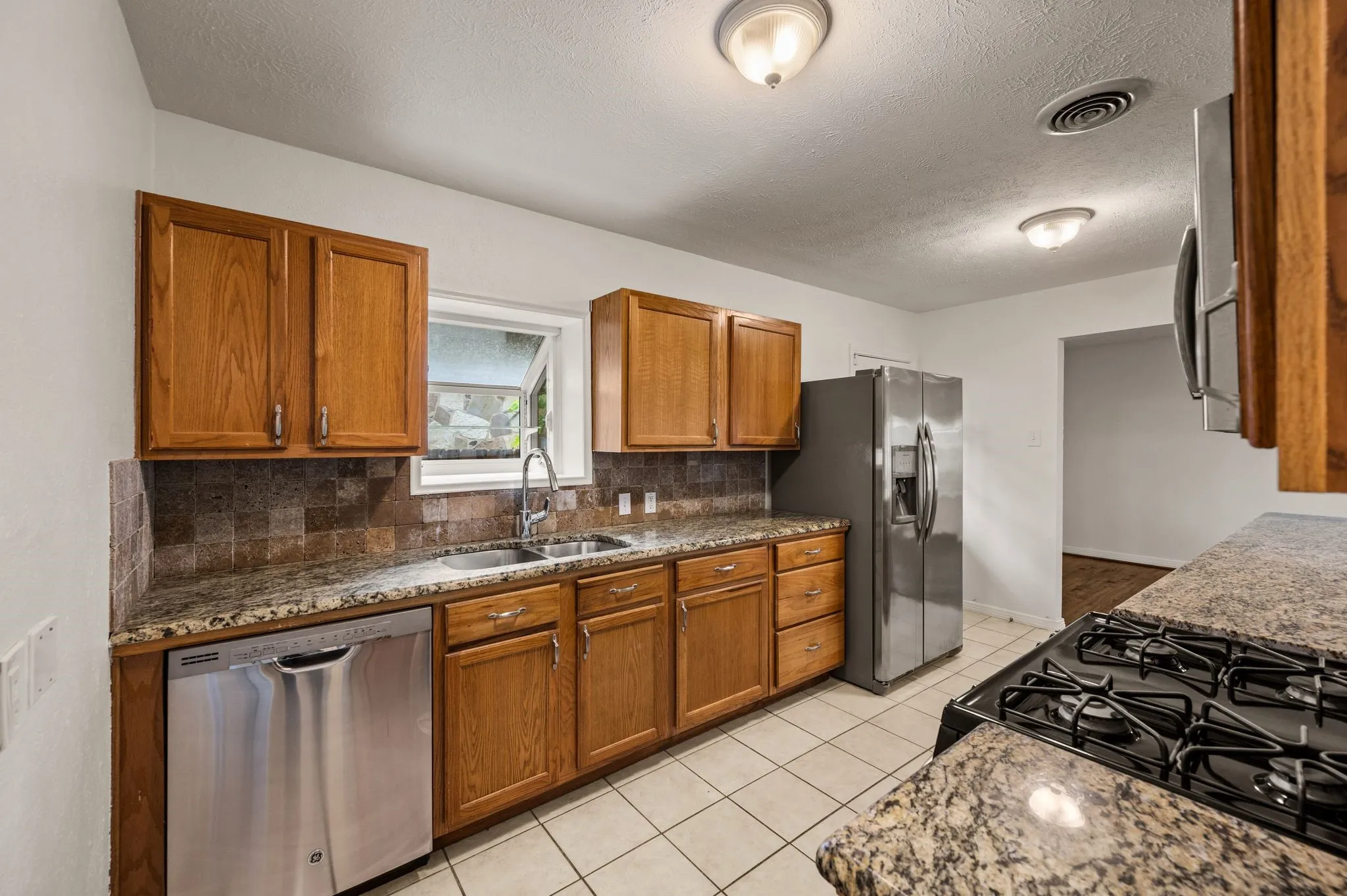 Single Family Residence For Sale in Dallas County , 6644 Fisher Road, Dallas, Texas 75214, 3 Bedroom, 2 Bathroom, 1 Garage spaces, 1,328 Sqft, built in 1955, mls#21380632, Real Estate Agent in Dallas, Homes For Sale in Dallas county, Homes For Sale in Dallas, Realtor in Dallas Texas, Real Estate Brokerage Independent Realty Texas, Luminita Cordes Realtor