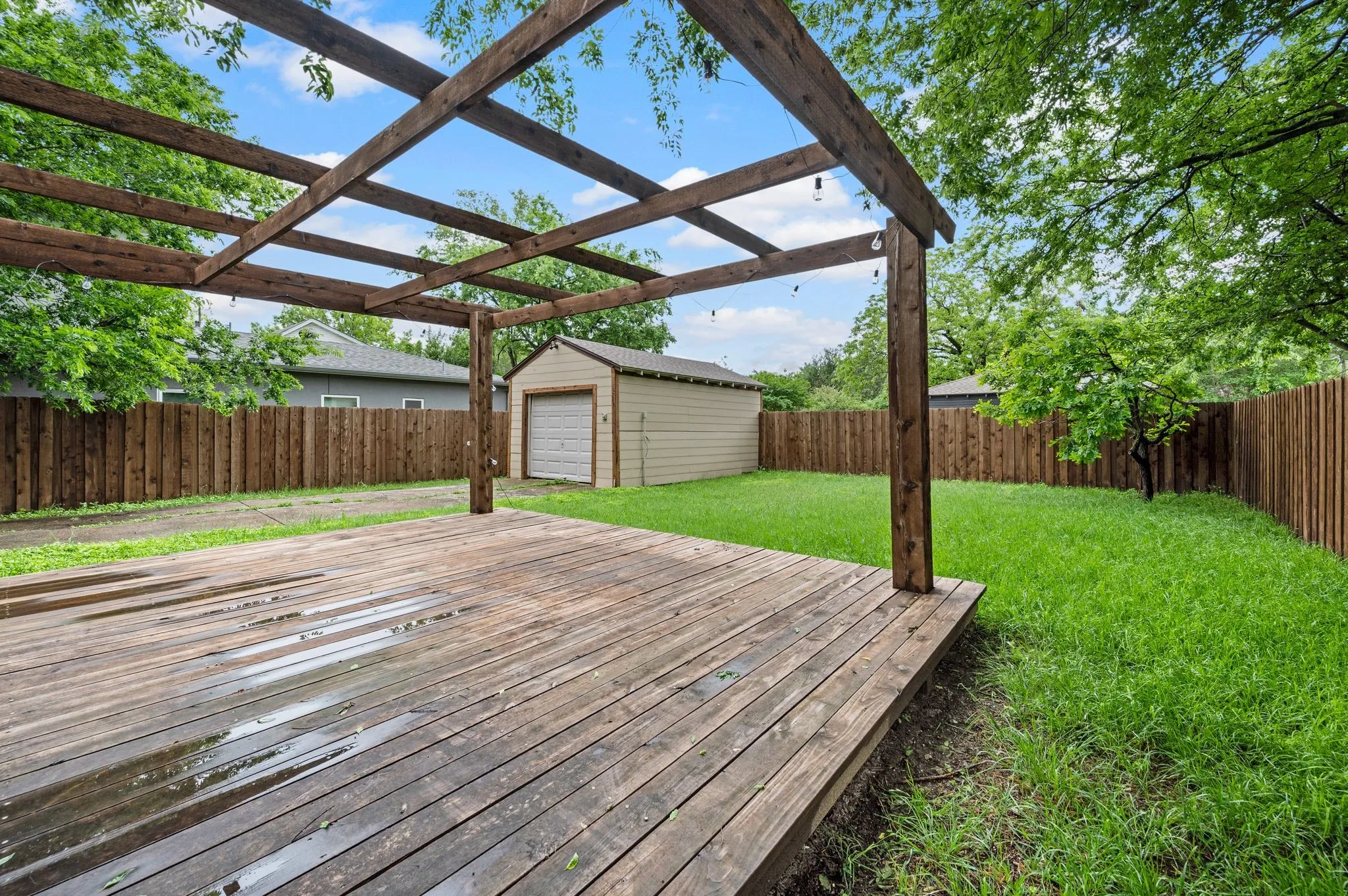 Single Family Residence For Sale in Dallas County , 6644 Fisher Road, Dallas, Texas 75214, 3 Bedroom, 2 Bathroom, 1 Garage spaces, 1,328 Sqft, built in 1955, mls#21380632, Real Estate Agent in Dallas, Homes For Sale in Dallas county, Homes For Sale in Dallas, Realtor in Dallas Texas, Real Estate Brokerage Independent Realty Texas, Luminita Cordes Realtor