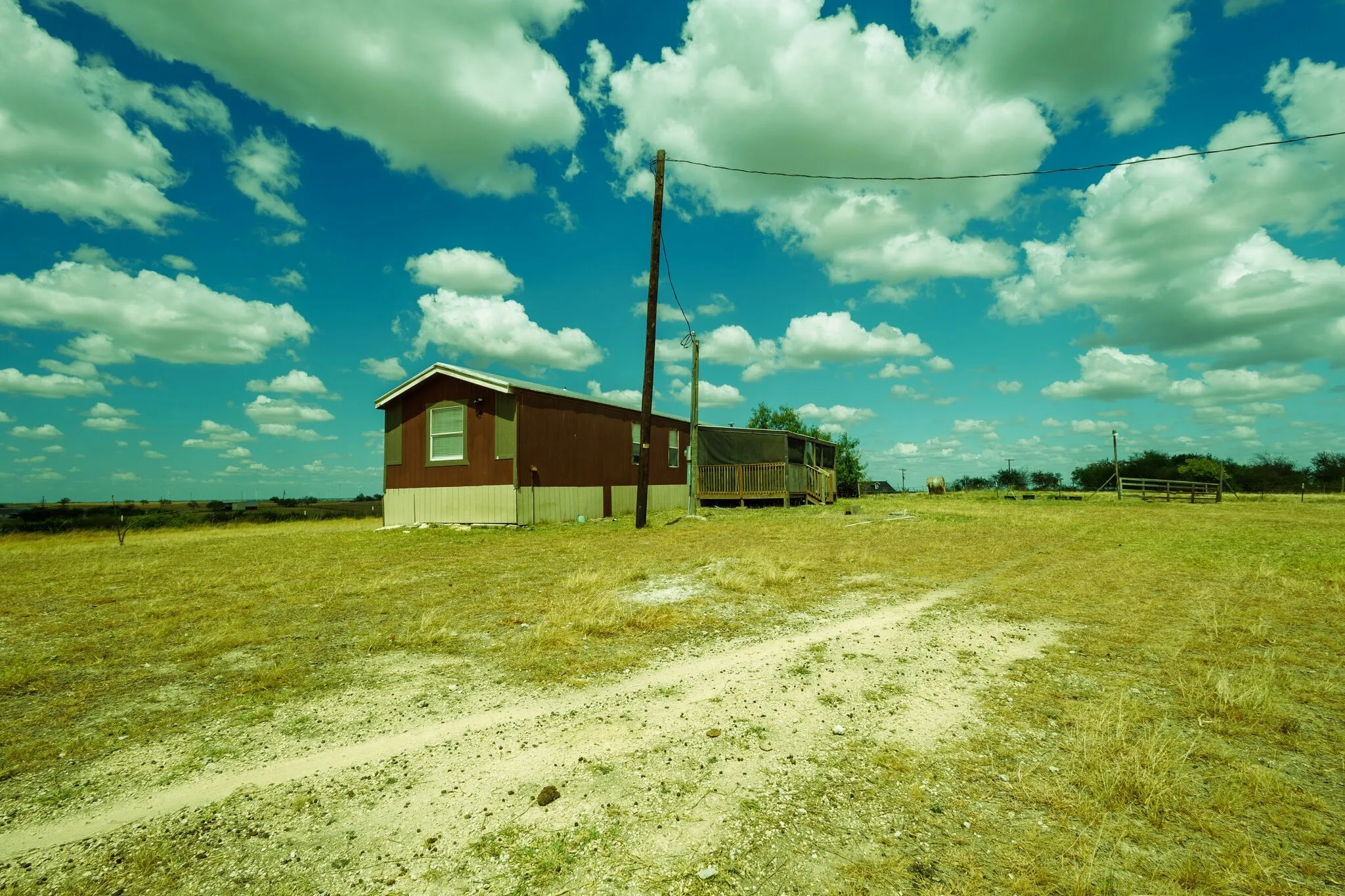 Manufactured Home For Sale in Hill County , 131 Clover Court, Hubbard, Texas 76648, 2 Bedroom, 2 Bathroom, Garage spaces, 1,216 Sqft, built in 1999, mls#21367152, Real Estate Agent in Hubbard, Homes For Sale in Hill county, Homes For Sale in Hubbard, Realtor in Hubbard Texas, Real Estate Brokerage Independent Realty Texas, Luminita Cordes Realtor