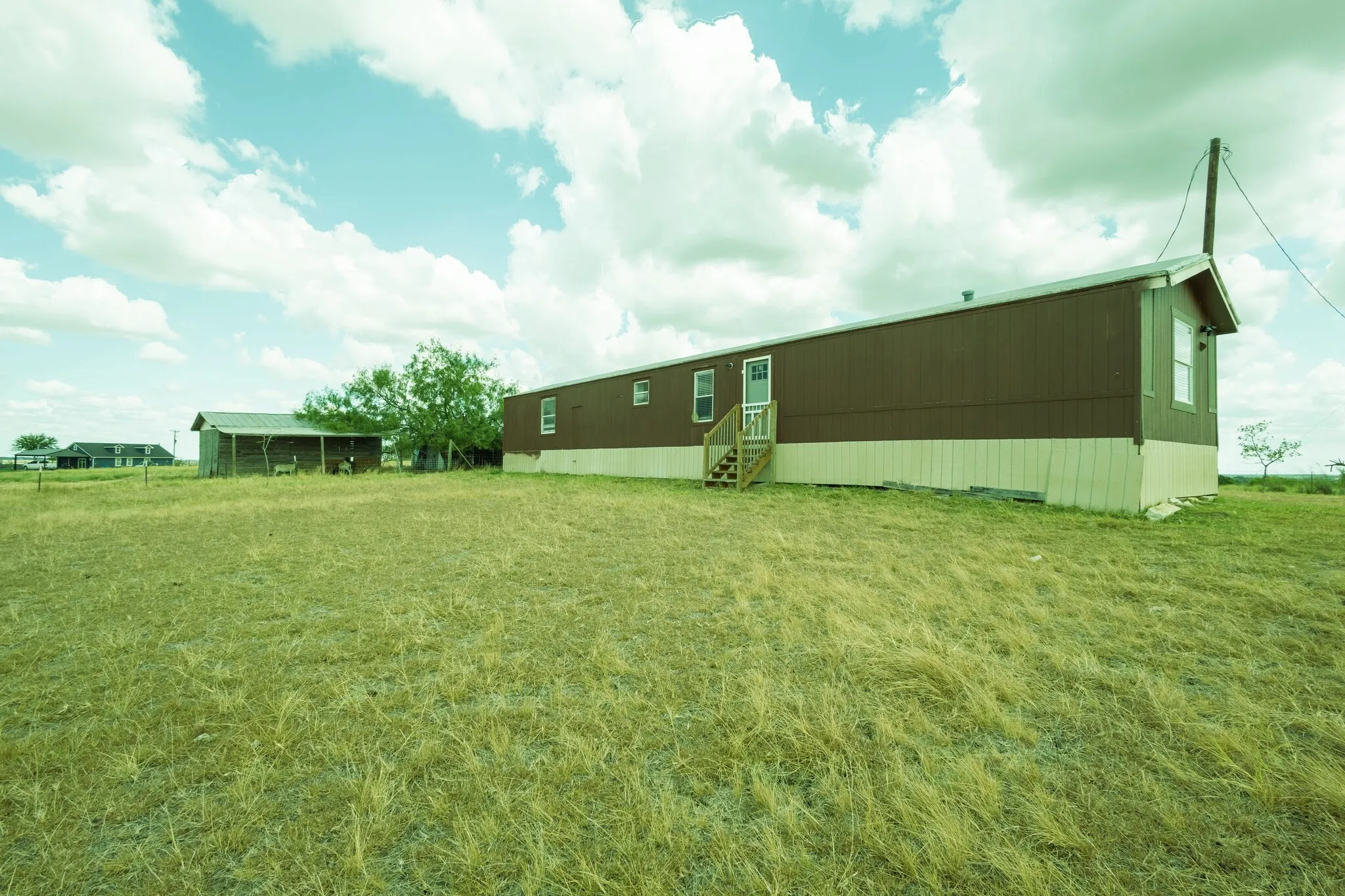 Manufactured Home For Sale in Hill County , 131 Clover Court, Hubbard, Texas 76648, 2 Bedroom, 2 Bathroom, Garage spaces, 1,216 Sqft, built in 1999, mls#21367152, Real Estate Agent in Hubbard, Homes For Sale in Hill county, Homes For Sale in Hubbard, Realtor in Hubbard Texas, Real Estate Brokerage Independent Realty Texas, Luminita Cordes Realtor