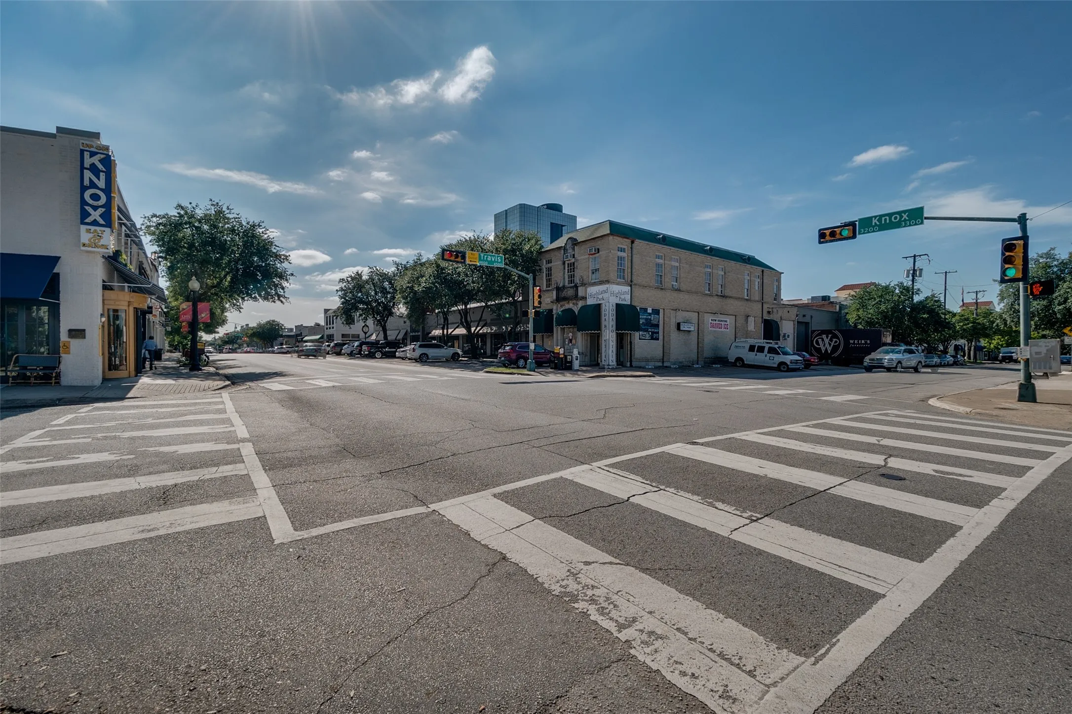 Condominium For Sale in Dallas County , 4122 Travis Street 13, Dallas, Texas 75204, 1 Bedroom, 2 Bathroom, Garage spaces, 1,087 Sqft, built in 1997, mls#21380588, Real Estate Agent in Dallas, Homes For Sale in Dallas county, Homes For Sale in Dallas, Realtor in Dallas Texas, Real Estate Brokerage Independent Realty Texas, Luminita Cordes Realtor