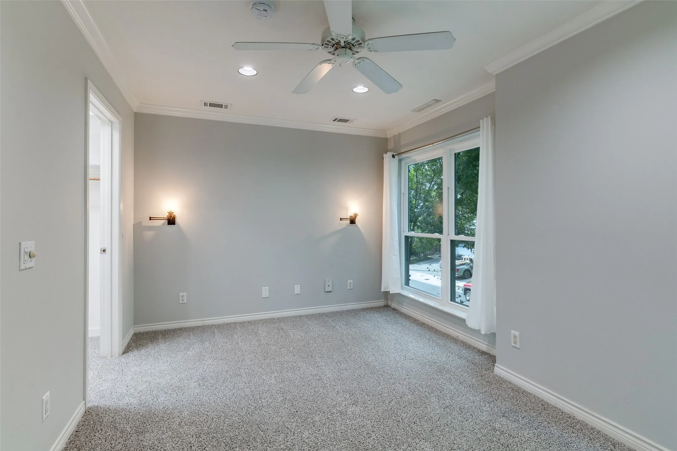 Condominium For Sale in Dallas County , 4122 Travis Street 13, Dallas, Texas 75204, 1 Bedroom, 2 Bathroom, Garage spaces, 1,087 Sqft, built in 1997, mls#21380588, Real Estate Agent in Dallas, Homes For Sale in Dallas county, Homes For Sale in Dallas, Realtor in Dallas Texas, Real Estate Brokerage Independent Realty Texas, Luminita Cordes Realtor