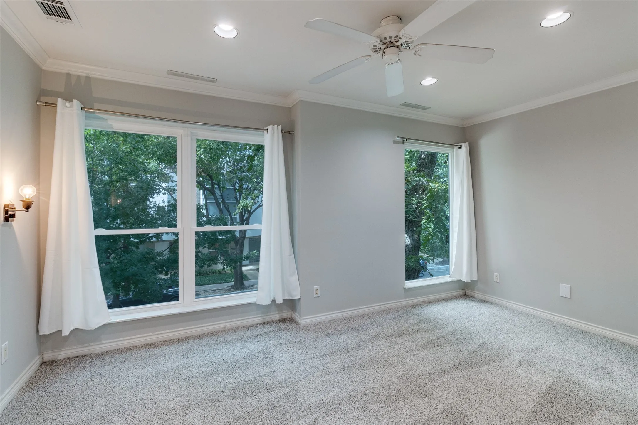 Condominium For Sale in Dallas County , 4122 Travis Street 13, Dallas, Texas 75204, 1 Bedroom, 2 Bathroom, Garage spaces, 1,087 Sqft, built in 1997, mls#21380588, Real Estate Agent in Dallas, Homes For Sale in Dallas county, Homes For Sale in Dallas, Realtor in Dallas Texas, Real Estate Brokerage Independent Realty Texas, Luminita Cordes Realtor