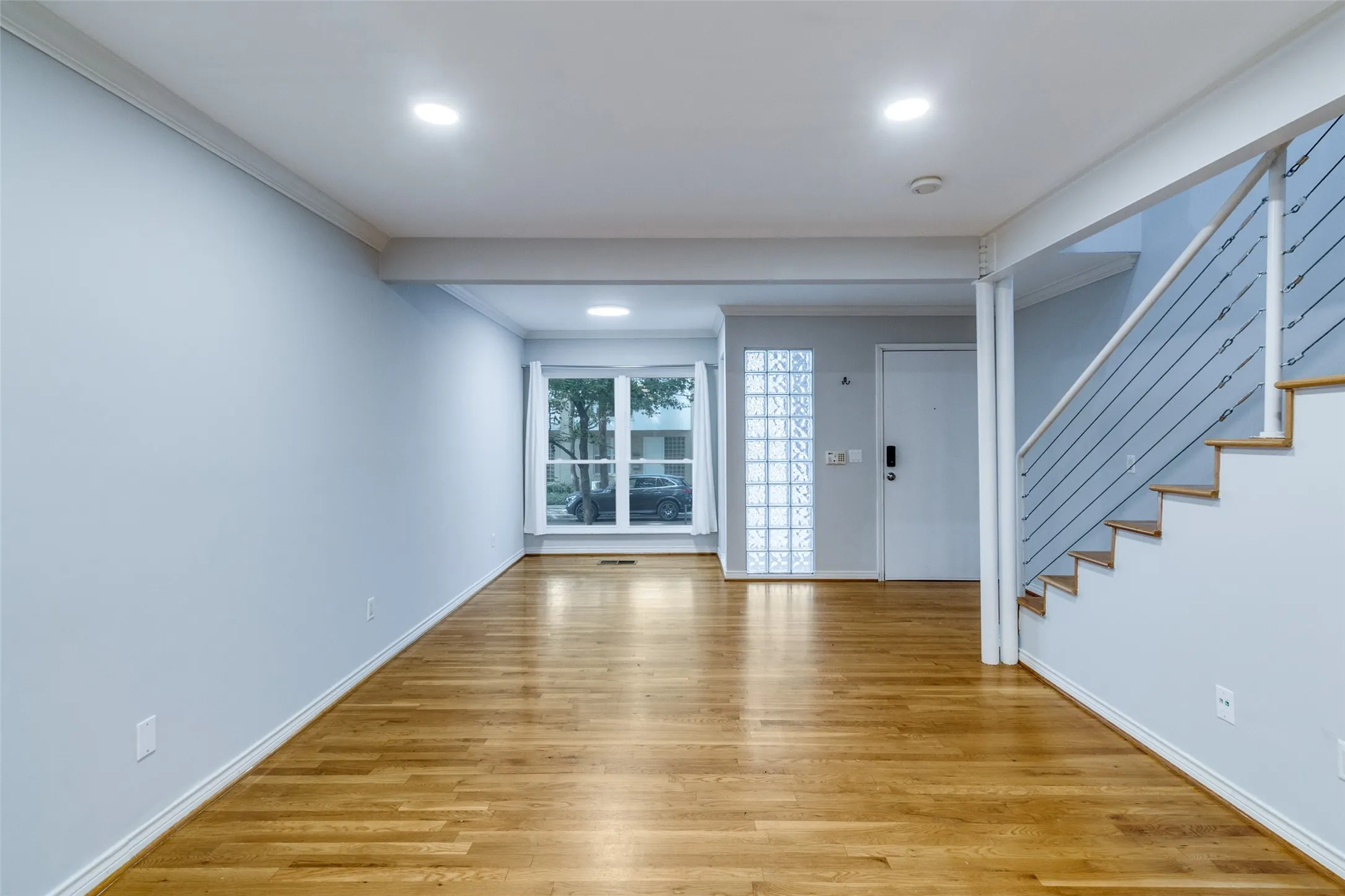 Condominium For Sale in Dallas County , 4122 Travis Street 13, Dallas, Texas 75204, 1 Bedroom, 2 Bathroom, Garage spaces, 1,087 Sqft, built in 1997, mls#21380588, Real Estate Agent in Dallas, Homes For Sale in Dallas county, Homes For Sale in Dallas, Realtor in Dallas Texas, Real Estate Brokerage Independent Realty Texas, Luminita Cordes Realtor