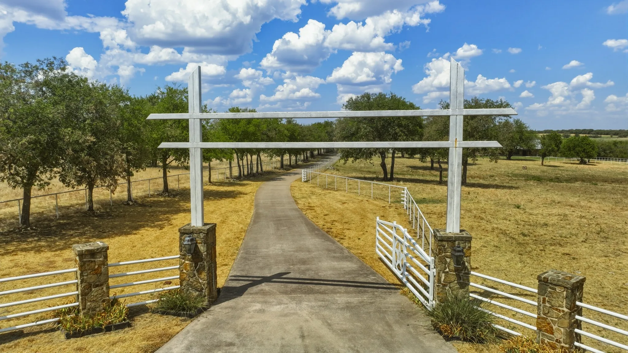 Ranch For Sale in Denton County , 11918 Riek Road !, Krum, Texas 76249, 0, 0, Garage spaces, 0 Sqft, built in 2007, mls#21376902, Real Estate Agent in Krum, Homes For Sale in Denton county, Homes For Sale in Krum, Realtor in Krum Texas, Real Estate Brokerage Independent Realty Texas, Luminita Cordes Realtor
