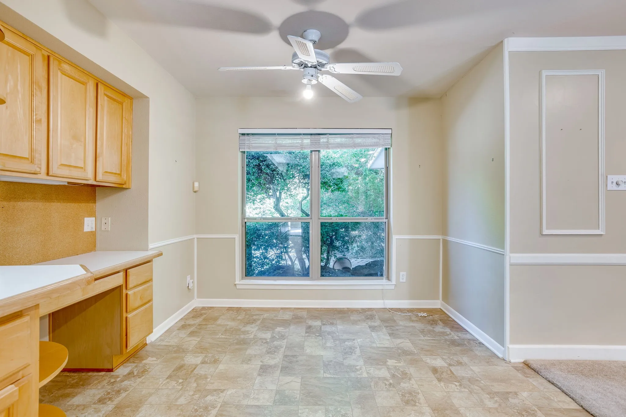 Single Family Residence For Sale in Tarrant County , 28 Bounty Road W, Benbrook, Texas 76132, 4 Bedroom, 4 Bathroom, 2 Garage spaces, 2,645 Sqft, built in 1970, mls#21380565, Real Estate Agent in Benbrook, Homes For Sale in Tarrant county, Homes For Sale in Benbrook, Realtor in Benbrook Texas, Real Estate Brokerage Independent Realty Texas, Luminita Cordes Realtor