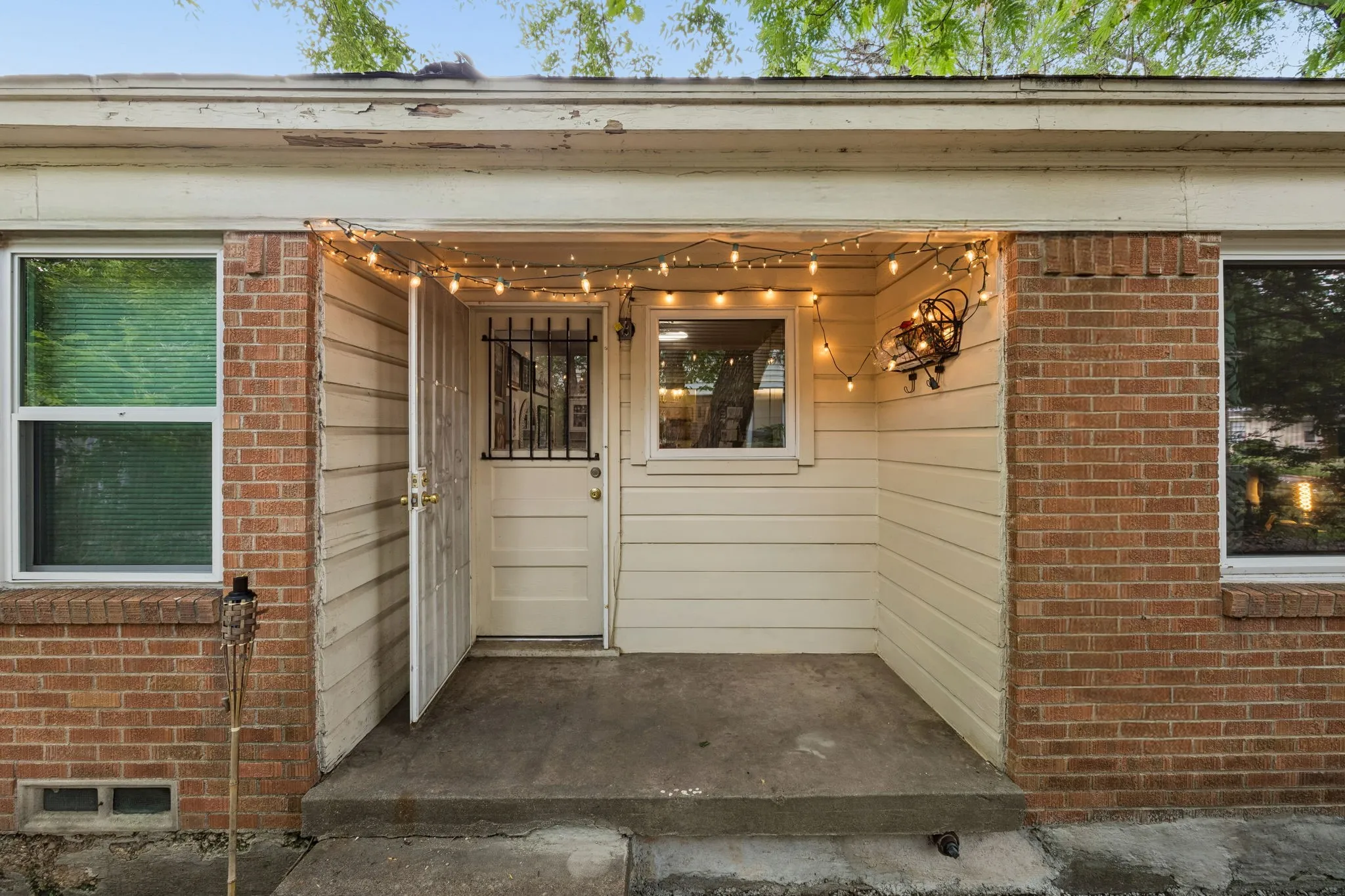 Duplex For Sale in Dallas County , 2350 Dunloe Drive, Dallas, Texas 75228, 4 Bedroom, 2 Bathroom, 2 Garage spaces, 0 Sqft, built in 1953, mls#21378426, Real Estate Agent in Dallas, Homes For Sale in Dallas county, Homes For Sale in Dallas, Realtor in Dallas Texas, Real Estate Brokerage Independent Realty Texas, Luminita Cordes Realtor