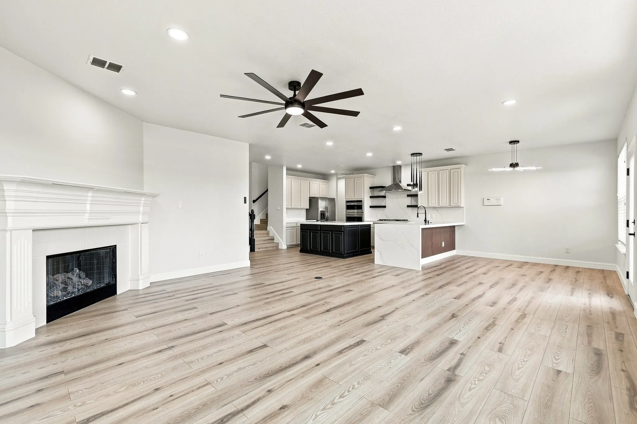 Single Family Residence For Sale in Collin County , 4421 Red Barn, Richardson, Texas 75082, 4 Bedroom, 3 Bathroom, 3 Garage spaces, 3,158 Sqft, built in 2002, mls#21379764, Real Estate Agent in Richardson, Homes For Sale in Collin county, Homes For Sale in Richardson, Realtor in Richardson Texas, Real Estate Brokerage Independent Realty Texas, Luminita Cordes Realtor