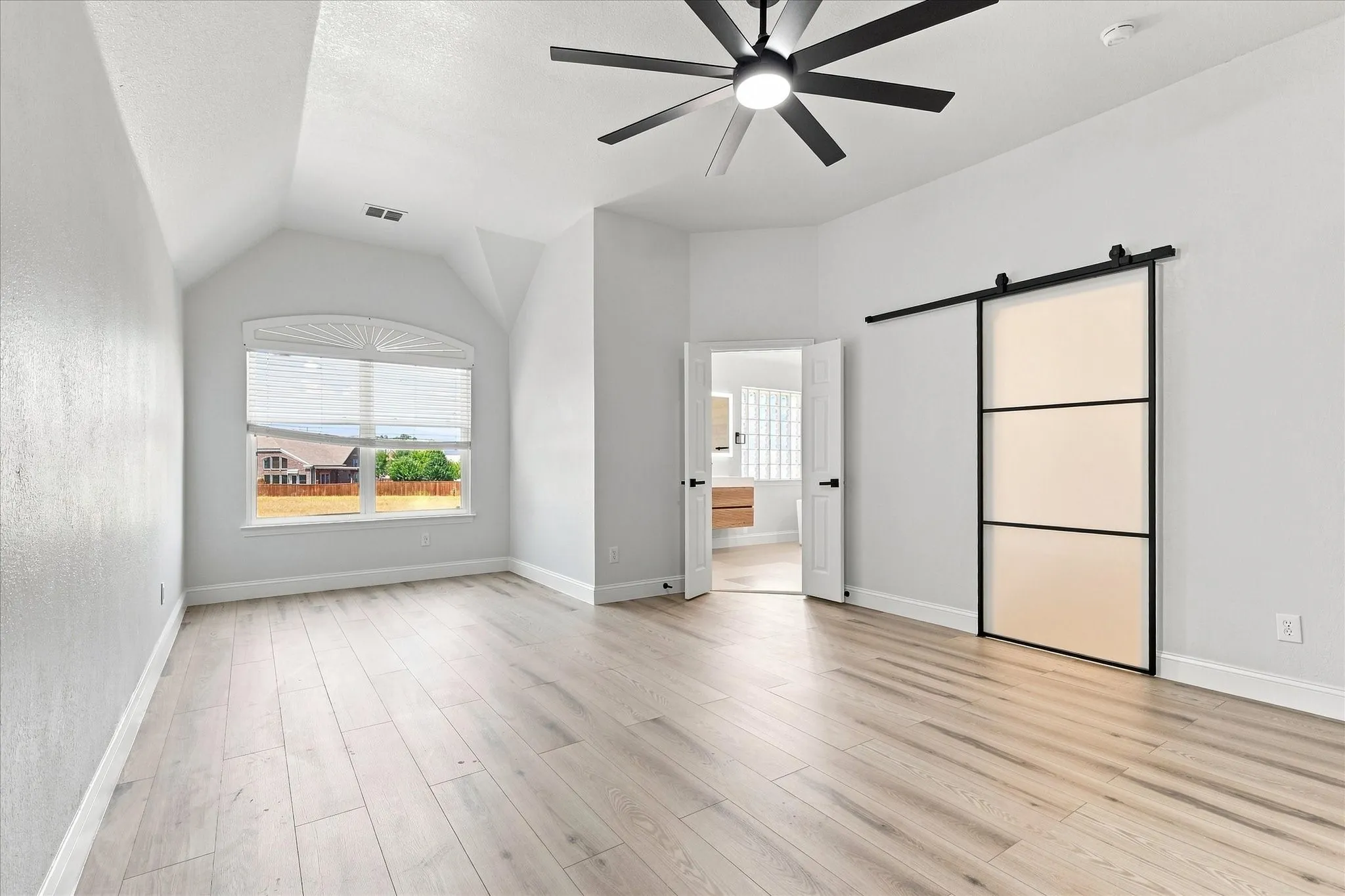 Single Family Residence For Sale in Collin County , 4421 Red Barn, Richardson, Texas 75082, 4 Bedroom, 3 Bathroom, 3 Garage spaces, 3,158 Sqft, built in 2002, mls#21379764, Real Estate Agent in Richardson, Homes For Sale in Collin county, Homes For Sale in Richardson, Realtor in Richardson Texas, Real Estate Brokerage Independent Realty Texas, Luminita Cordes Realtor
