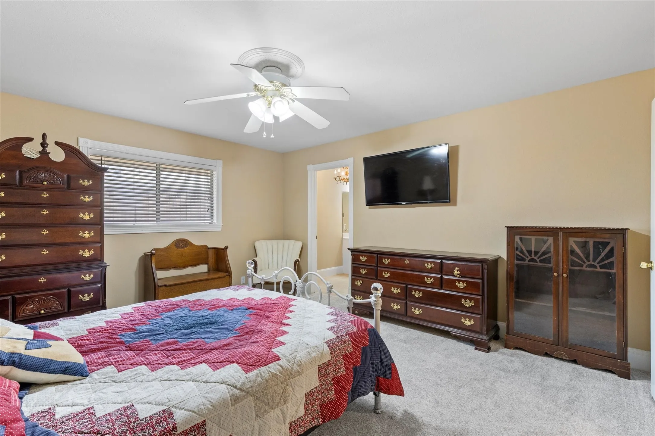 Single Family Residence For Sale in Collin County , 501 Jouette Street, Farmersville, Texas 75442, 4 Bedroom, 4 Bathroom, 2 Garage spaces, 2,996 Sqft, built in 1975, mls#21366334, Real Estate Agent in Farmersville, Homes For Sale in Collin county, Homes For Sale in Farmersville, Realtor in Farmersville Texas, Real Estate Brokerage Independent Realty Texas, Luminita Cordes Realtor
