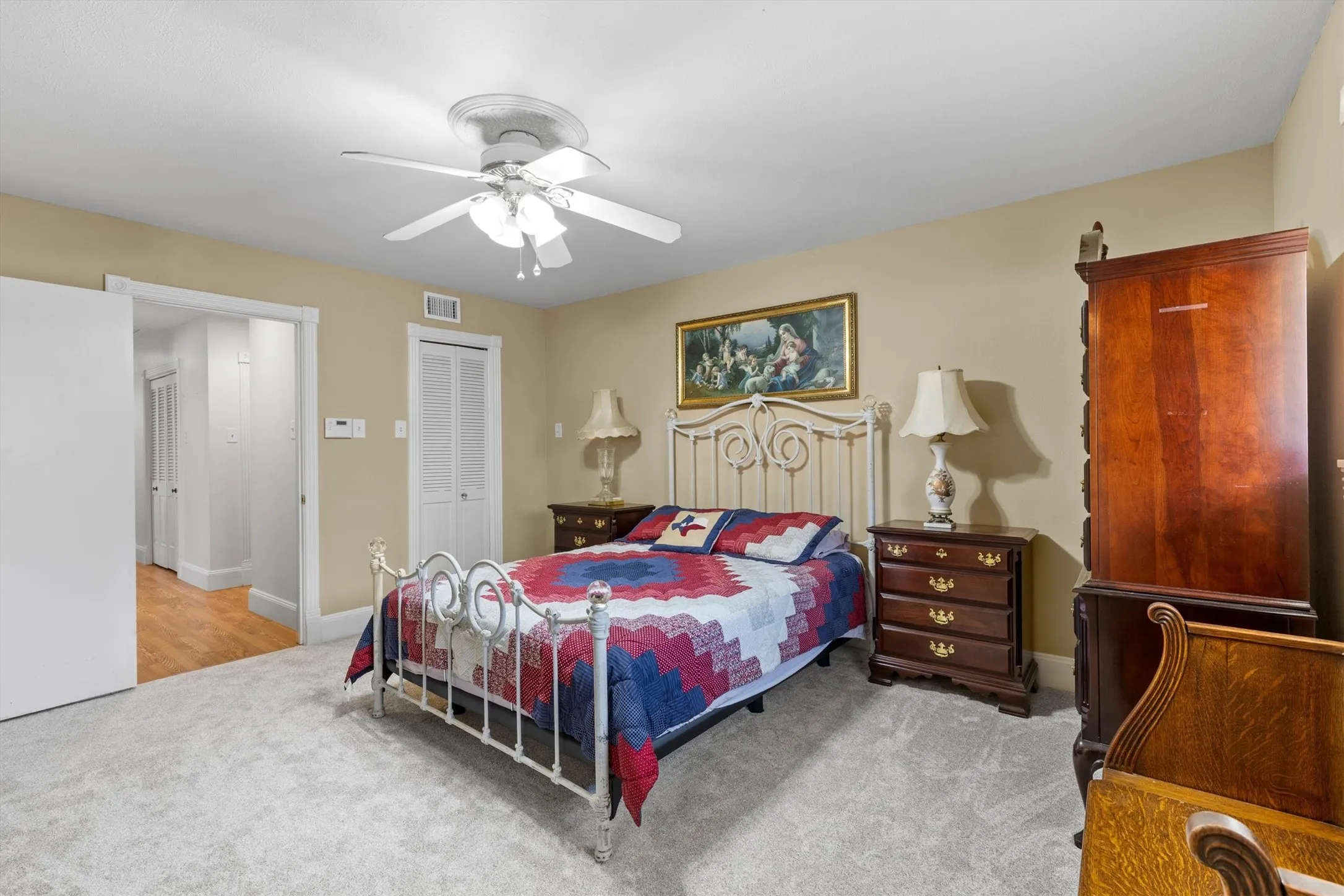 Single Family Residence For Sale in Collin County , 501 Jouette Street, Farmersville, Texas 75442, 4 Bedroom, 4 Bathroom, 2 Garage spaces, 2,996 Sqft, built in 1975, mls#21366334, Real Estate Agent in Farmersville, Homes For Sale in Collin county, Homes For Sale in Farmersville, Realtor in Farmersville Texas, Real Estate Brokerage Independent Realty Texas, Luminita Cordes Realtor