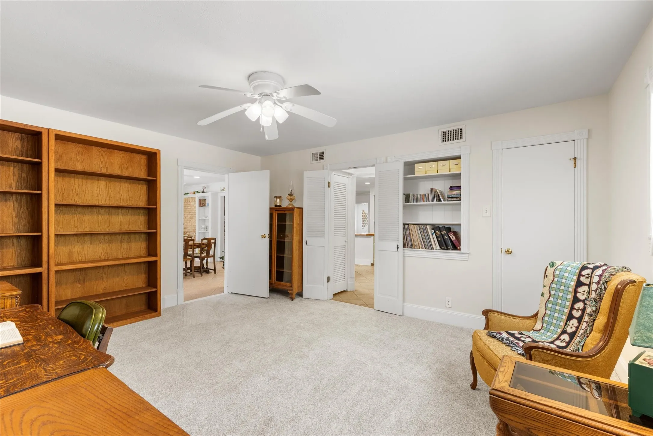 Single Family Residence For Sale in Collin County , 501 Jouette Street, Farmersville, Texas 75442, 4 Bedroom, 4 Bathroom, 2 Garage spaces, 2,996 Sqft, built in 1975, mls#21366334, Real Estate Agent in Farmersville, Homes For Sale in Collin county, Homes For Sale in Farmersville, Realtor in Farmersville Texas, Real Estate Brokerage Independent Realty Texas, Luminita Cordes Realtor