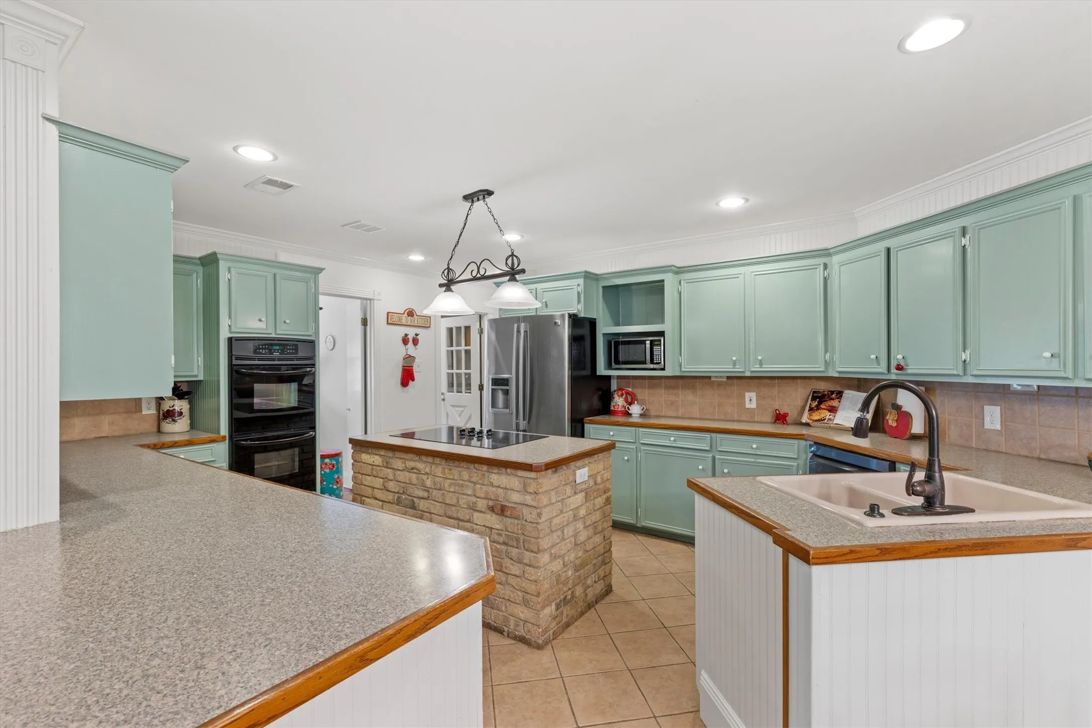 Single Family Residence For Sale in Collin County , 501 Jouette Street, Farmersville, Texas 75442, 4 Bedroom, 4 Bathroom, 2 Garage spaces, 2,996 Sqft, built in 1975, mls#21366334, Real Estate Agent in Farmersville, Homes For Sale in Collin county, Homes For Sale in Farmersville, Realtor in Farmersville Texas, Real Estate Brokerage Independent Realty Texas, Luminita Cordes Realtor
