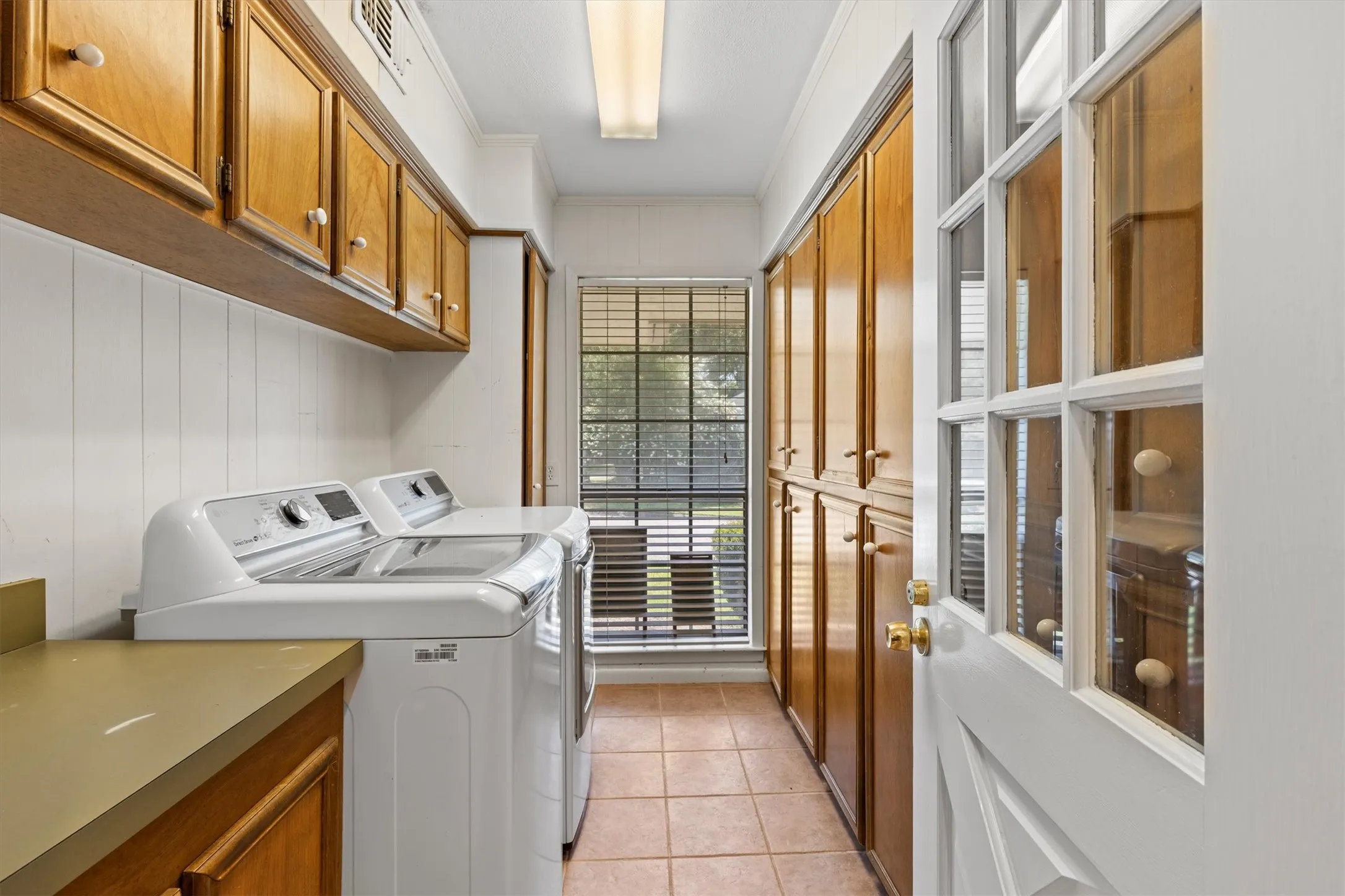 Single Family Residence For Sale in Collin County , 501 Jouette Street, Farmersville, Texas 75442, 4 Bedroom, 4 Bathroom, 2 Garage spaces, 2,996 Sqft, built in 1975, mls#21366334, Real Estate Agent in Farmersville, Homes For Sale in Collin county, Homes For Sale in Farmersville, Realtor in Farmersville Texas, Real Estate Brokerage Independent Realty Texas, Luminita Cordes Realtor
