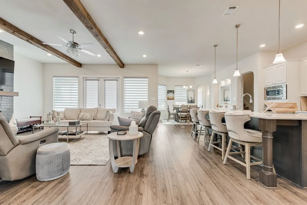 Single Family Residence For Sale in Ellis County , 481 Ike Road, Waxahachie, Texas 75165, 4 Bedroom, 5 Bathroom, 2 Garage spaces, 3,353 Sqft, built in 2021, mls#21380626, Real Estate Agent in Waxahachie, Homes For Sale in Ellis county, Homes For Sale in Waxahachie, Realtor in Waxahachie Texas, Real Estate Brokerage Independent Realty Texas, Luminita Cordes Realtor