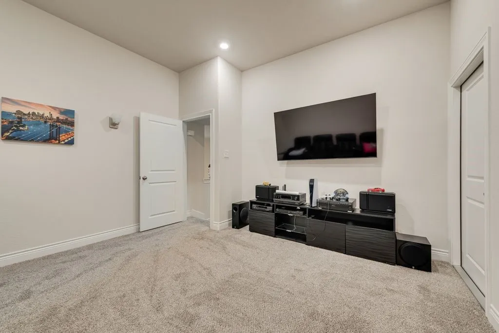 Single Family Residence For Sale in Ellis County , 481 Ike Road, Waxahachie, Texas 75165, 4 Bedroom, 5 Bathroom, 2 Garage spaces, 3,353 Sqft, built in 2021, mls#21380626, Real Estate Agent in Waxahachie, Homes For Sale in Ellis county, Homes For Sale in Waxahachie, Realtor in Waxahachie Texas, Real Estate Brokerage Independent Realty Texas, Luminita Cordes Realtor
