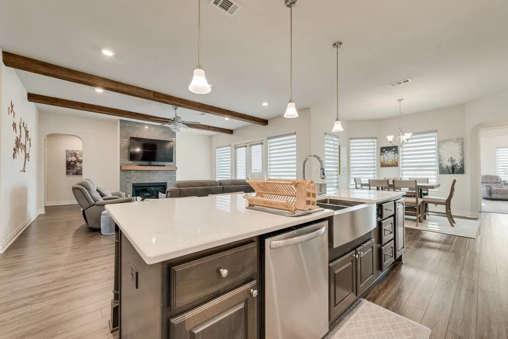 Single Family Residence For Sale in Ellis County , 481 Ike Road, Waxahachie, Texas 75165, 4 Bedroom, 5 Bathroom, 2 Garage spaces, 3,353 Sqft, built in 2021, mls#21380626, Real Estate Agent in Waxahachie, Homes For Sale in Ellis county, Homes For Sale in Waxahachie, Realtor in Waxahachie Texas, Real Estate Brokerage Independent Realty Texas, Luminita Cordes Realtor