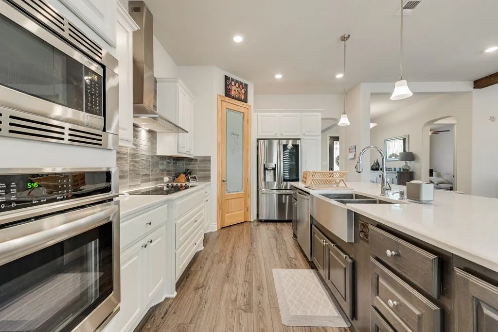 Single Family Residence For Sale in Ellis County , 481 Ike Road, Waxahachie, Texas 75165, 4 Bedroom, 5 Bathroom, 2 Garage spaces, 3,353 Sqft, built in 2021, mls#21380626, Real Estate Agent in Waxahachie, Homes For Sale in Ellis county, Homes For Sale in Waxahachie, Realtor in Waxahachie Texas, Real Estate Brokerage Independent Realty Texas, Luminita Cordes Realtor