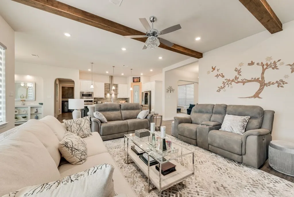 Single Family Residence For Sale in Ellis County , 481 Ike Road, Waxahachie, Texas 75165, 4 Bedroom, 5 Bathroom, 2 Garage spaces, 3,353 Sqft, built in 2021, mls#21380626, Real Estate Agent in Waxahachie, Homes For Sale in Ellis county, Homes For Sale in Waxahachie, Realtor in Waxahachie Texas, Real Estate Brokerage Independent Realty Texas, Luminita Cordes Realtor