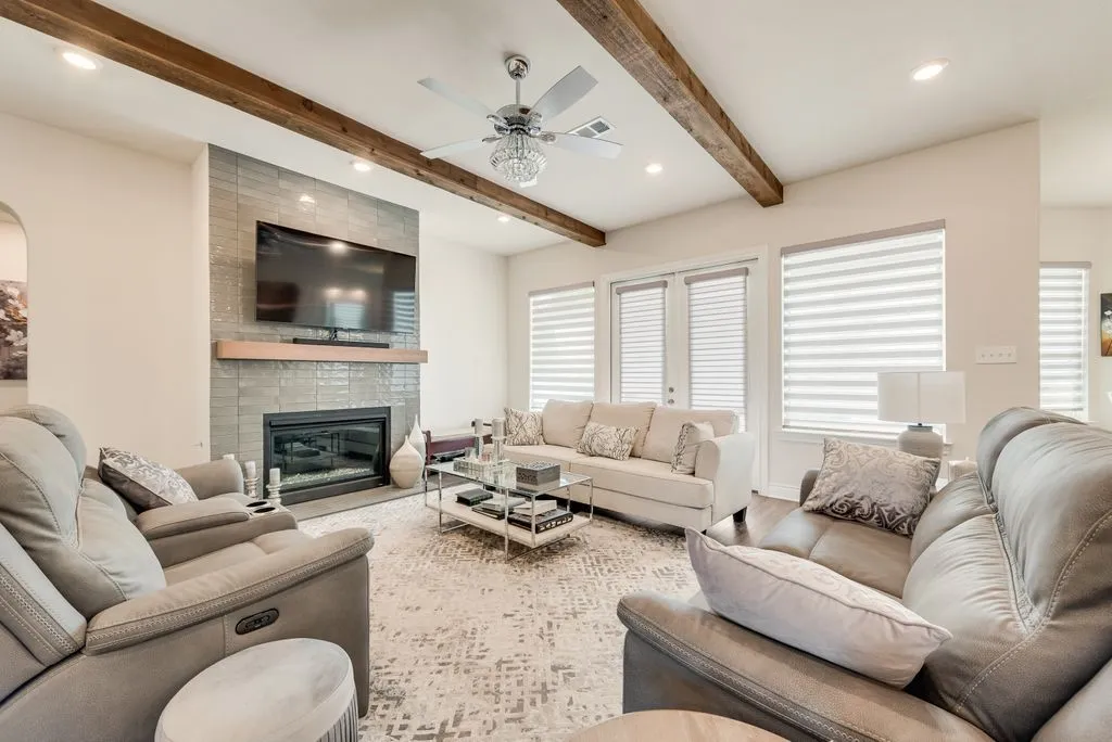 Single Family Residence For Sale in Ellis County , 481 Ike Road, Waxahachie, Texas 75165, 4 Bedroom, 5 Bathroom, 2 Garage spaces, 3,353 Sqft, built in 2021, mls#21380626, Real Estate Agent in Waxahachie, Homes For Sale in Ellis county, Homes For Sale in Waxahachie, Realtor in Waxahachie Texas, Real Estate Brokerage Independent Realty Texas, Luminita Cordes Realtor