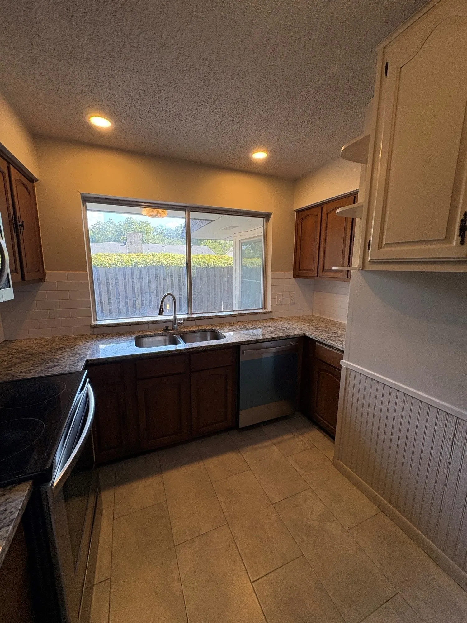 Duplex For Rent in Denton County , 2205 Bowling Green Street, Denton, Texas 76201, 2 Bedroom, 1 Bathroom, Garage spaces, 1,140 Sqft, built in 1975, mls#21380667, Real Estate Agent in Denton, Homes For Rent in Denton county, Homes For Rent in Denton, Realtor in Denton Texas, Real Estate Brokerage Independent Realty Texas, Luminita Cordes Realtor
