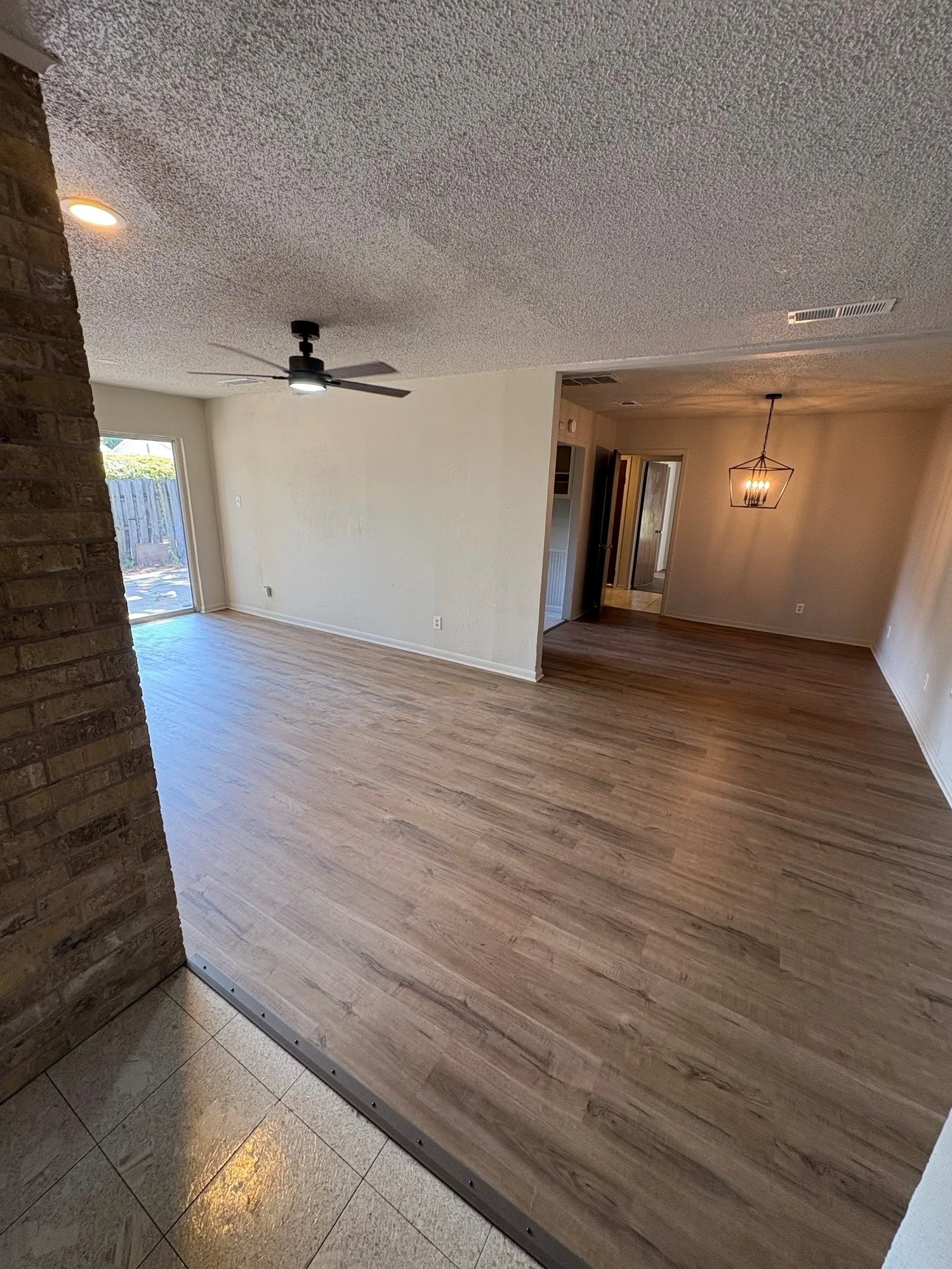 Duplex For Rent in Denton County , 2205 Bowling Green Street, Denton, Texas 76201, 2 Bedroom, 1 Bathroom, Garage spaces, 1,140 Sqft, built in 1975, mls#21380667, Real Estate Agent in Denton, Homes For Rent in Denton county, Homes For Rent in Denton, Realtor in Denton Texas, Real Estate Brokerage Independent Realty Texas, Luminita Cordes Realtor