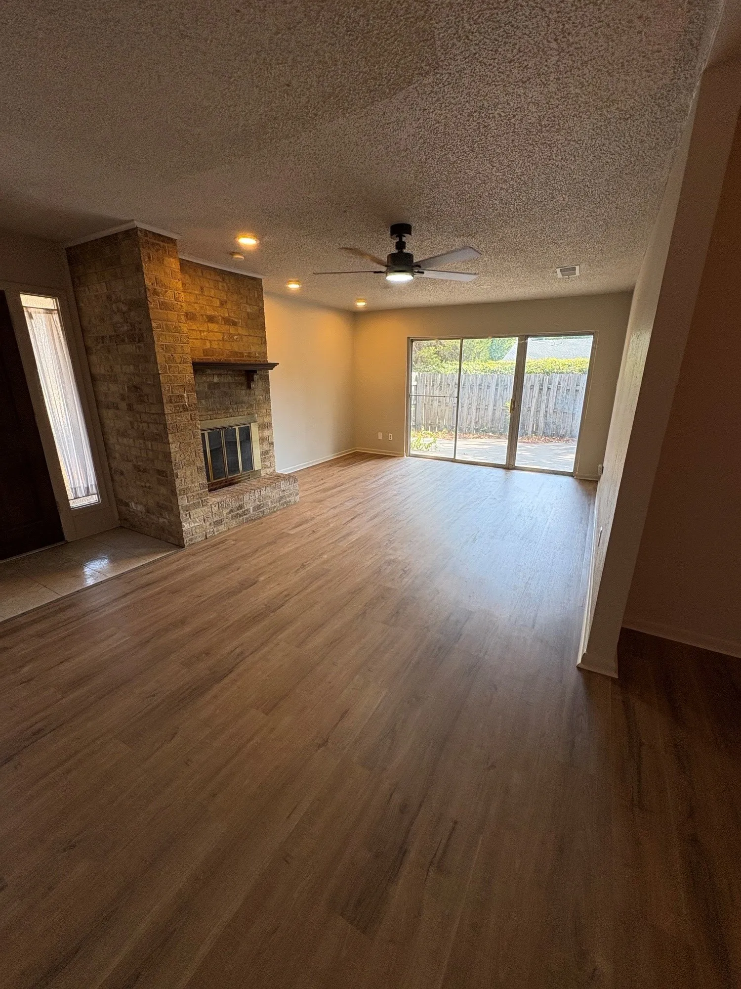 Duplex For Rent in Denton County , 2205 Bowling Green Street, Denton, Texas 76201, 2 Bedroom, 1 Bathroom, Garage spaces, 1,140 Sqft, built in 1975, mls#21380667, Real Estate Agent in Denton, Homes For Rent in Denton county, Homes For Rent in Denton, Realtor in Denton Texas, Real Estate Brokerage Independent Realty Texas, Luminita Cordes Realtor