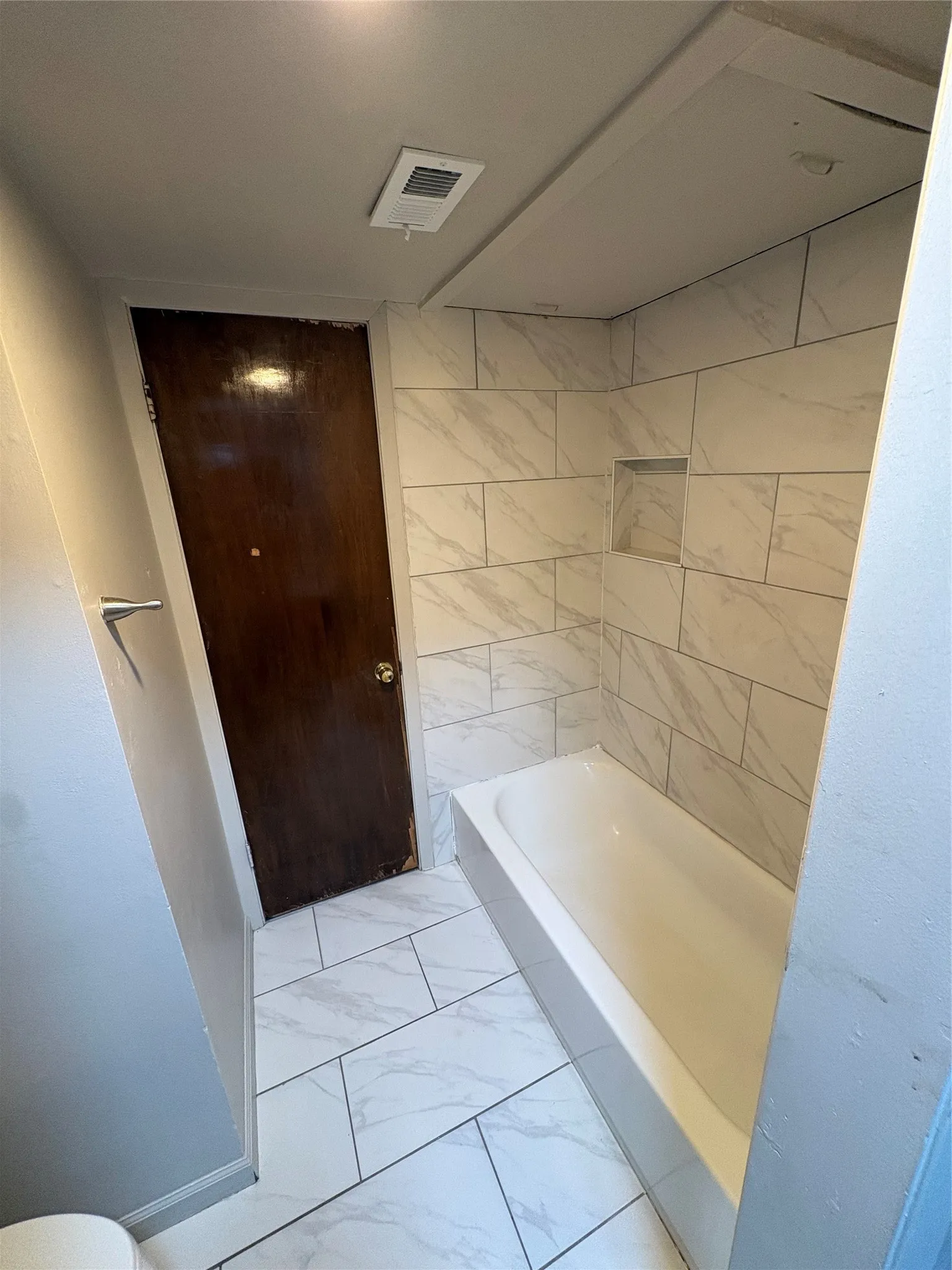 Duplex For Rent in Denton County , 2205 Bowling Green Street, Denton, Texas 76201, 2 Bedroom, 1 Bathroom, Garage spaces, 1,140 Sqft, built in 1975, mls#21380667, Real Estate Agent in Denton, Homes For Rent in Denton county, Homes For Rent in Denton, Realtor in Denton Texas, Real Estate Brokerage Independent Realty Texas, Luminita Cordes Realtor